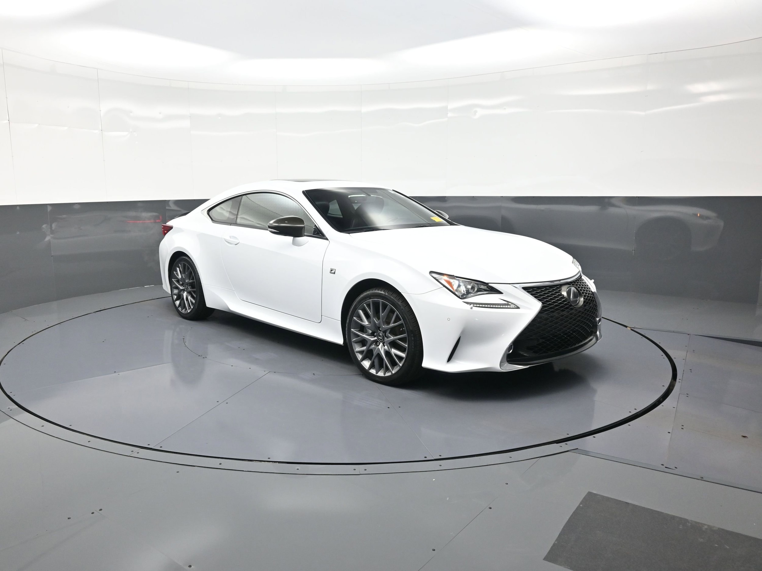 2017 Lexus RC 350's photo