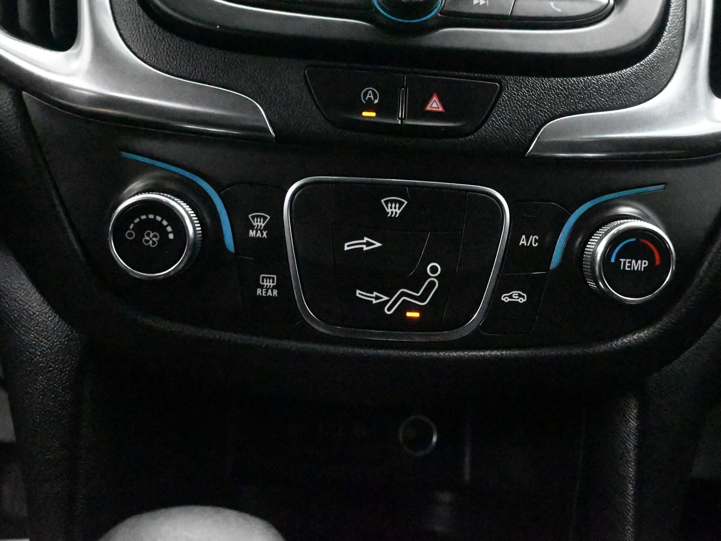 2023 Chevrolet Equinox LT - Photo 22