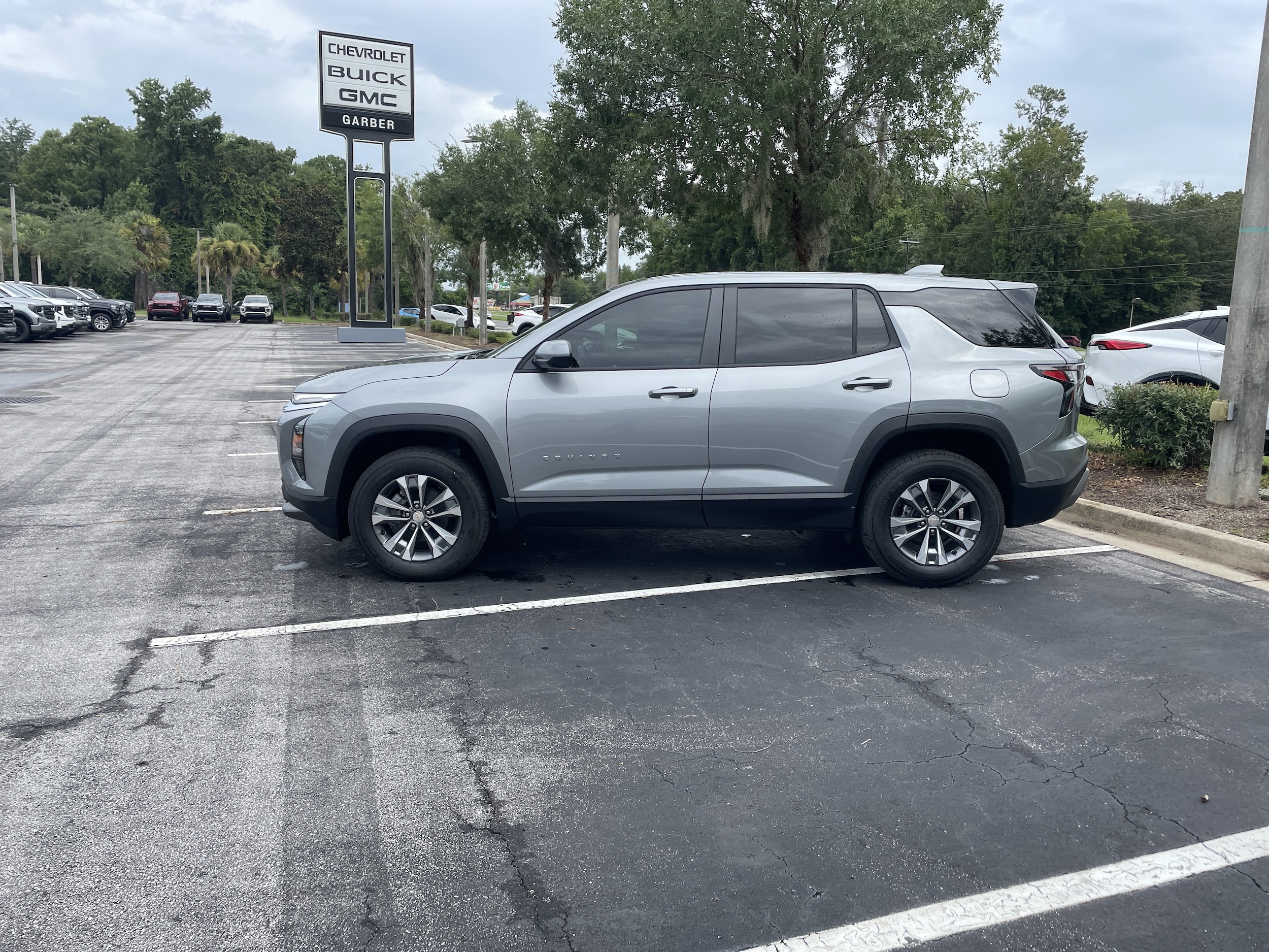 2027 Chevrolet Equinox LT - Photo 4