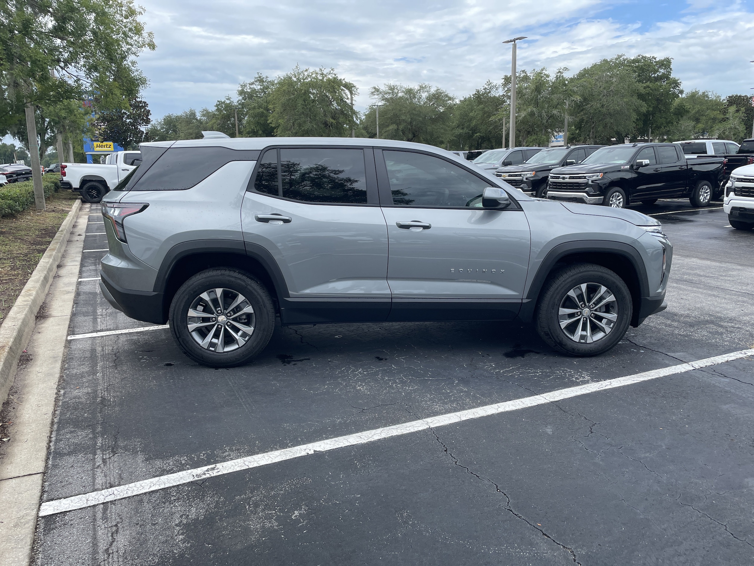 2027 Chevrolet Equinox LT - Photo 8