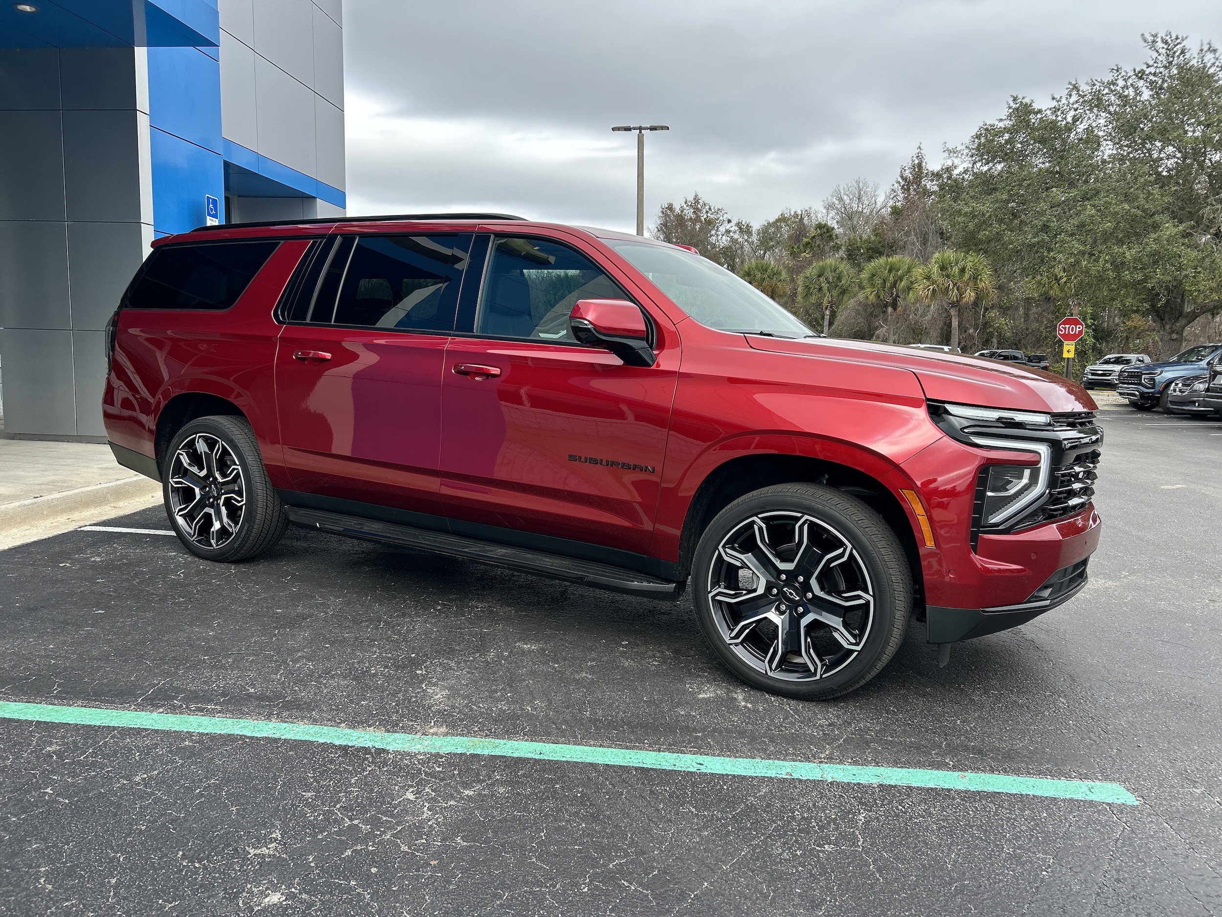 2025 Chevrolet Suburban RST - Photo 19
