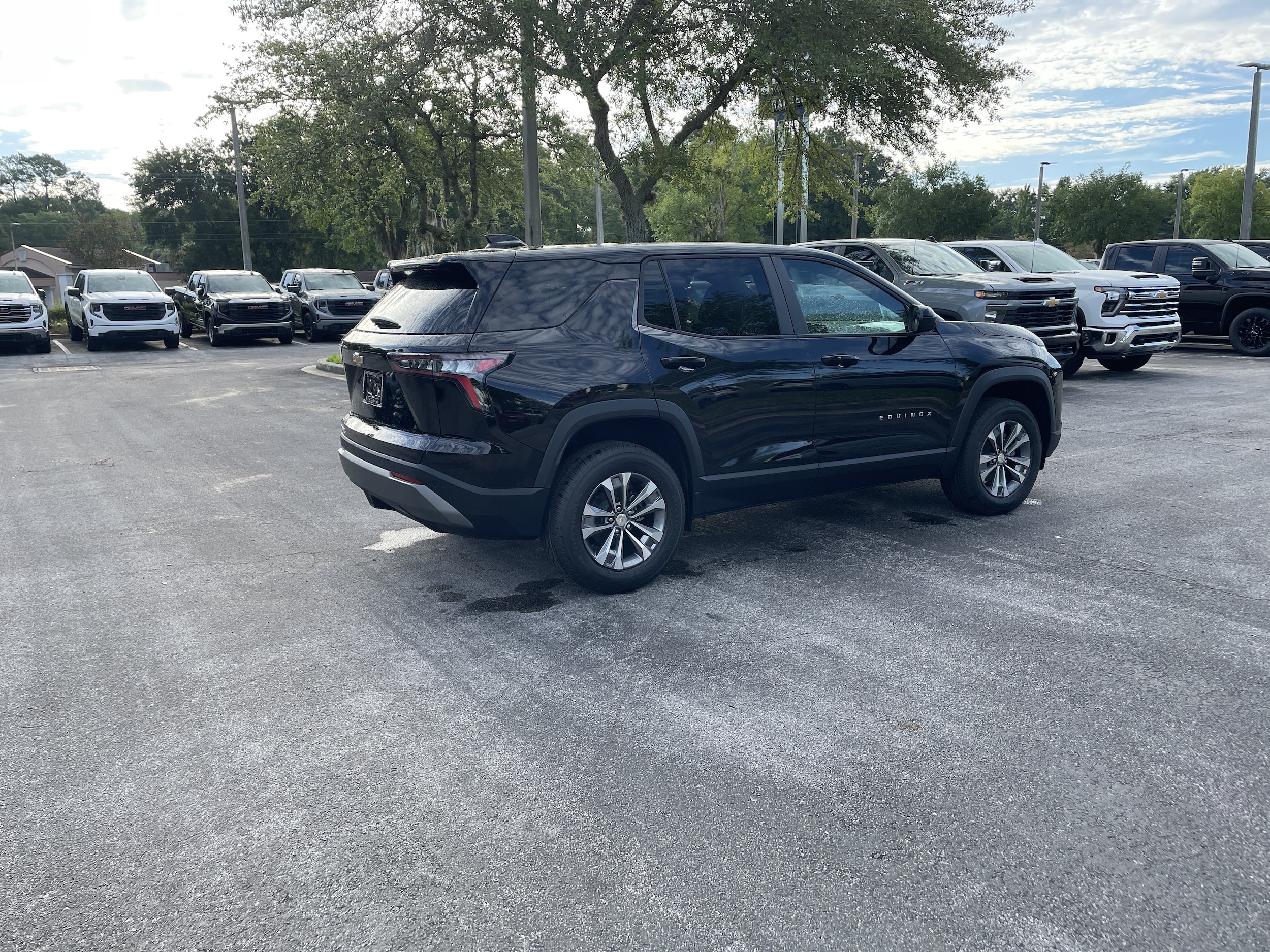 2027 Chevrolet Equinox LT - Photo 7