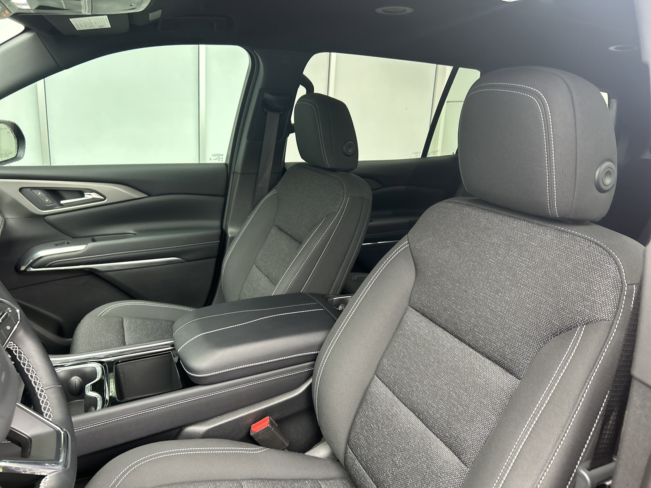 2025 Chevrolet Traverse LT - Photo 14