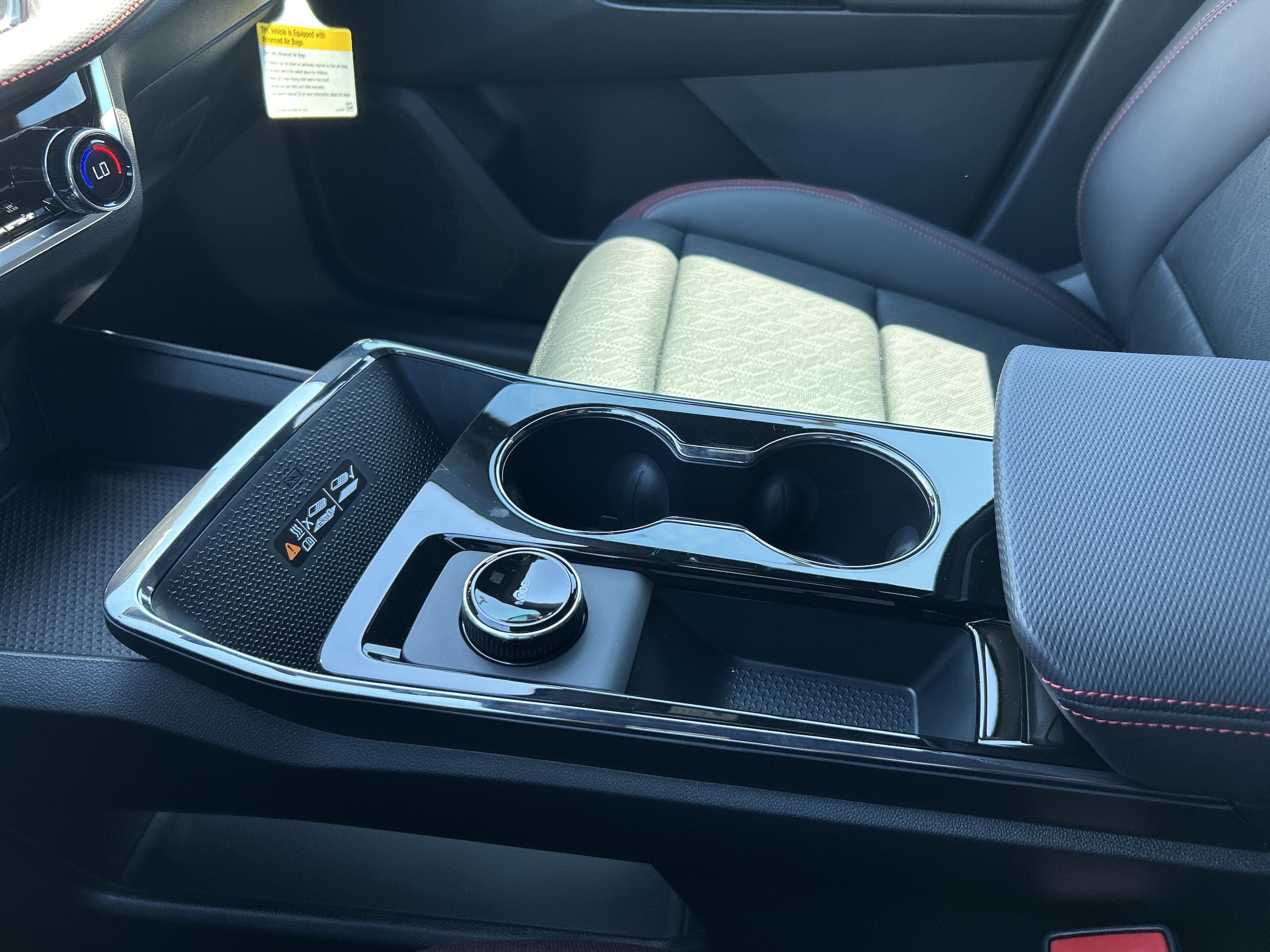 2027 Chevrolet Equinox RS - Photo 21
