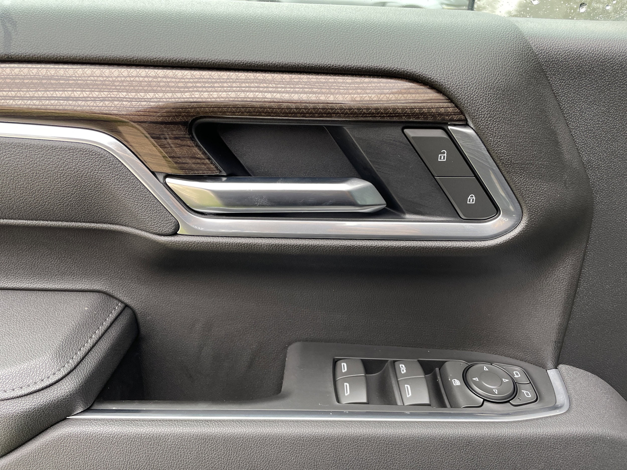 2025 Chevrolet Silverado 1500 LT - Photo 10