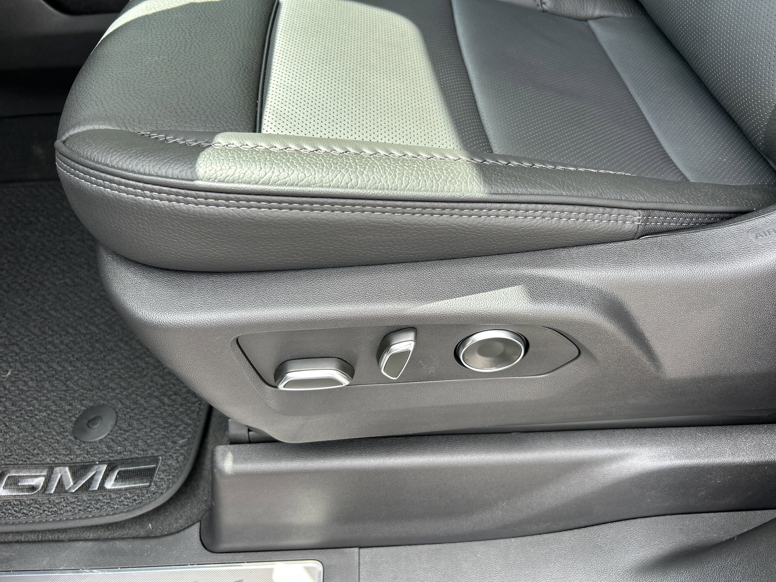 2025 GMC Sierra 2500HD Denali - Photo 23