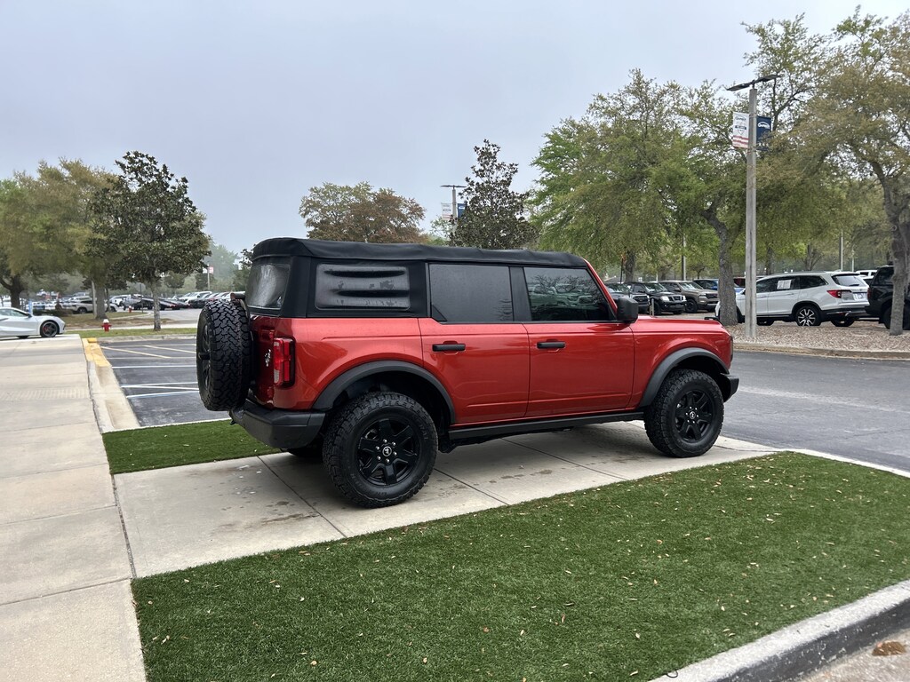 Used 2022 Ford Bronco Black Diamond SUV