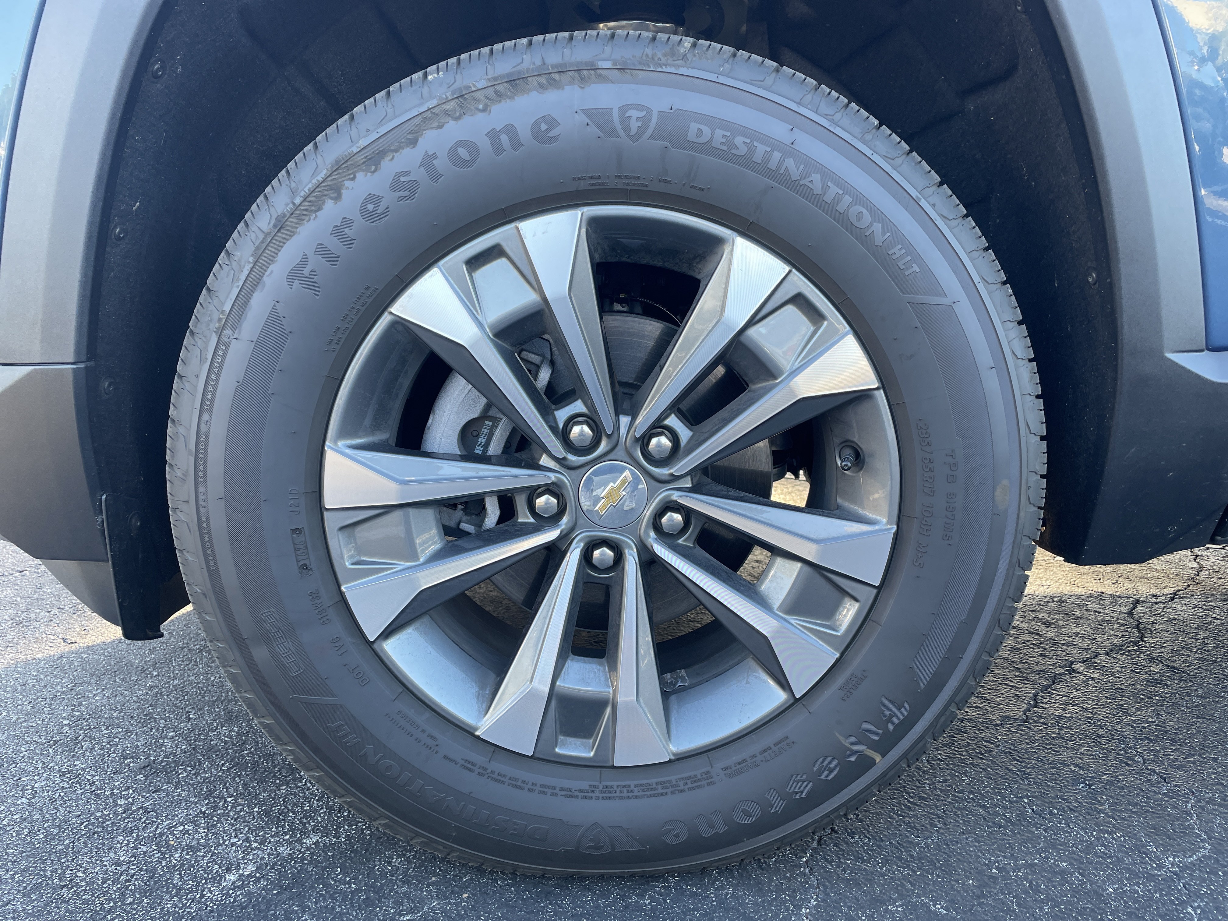 2027 Chevrolet Equinox LT - Photo 10