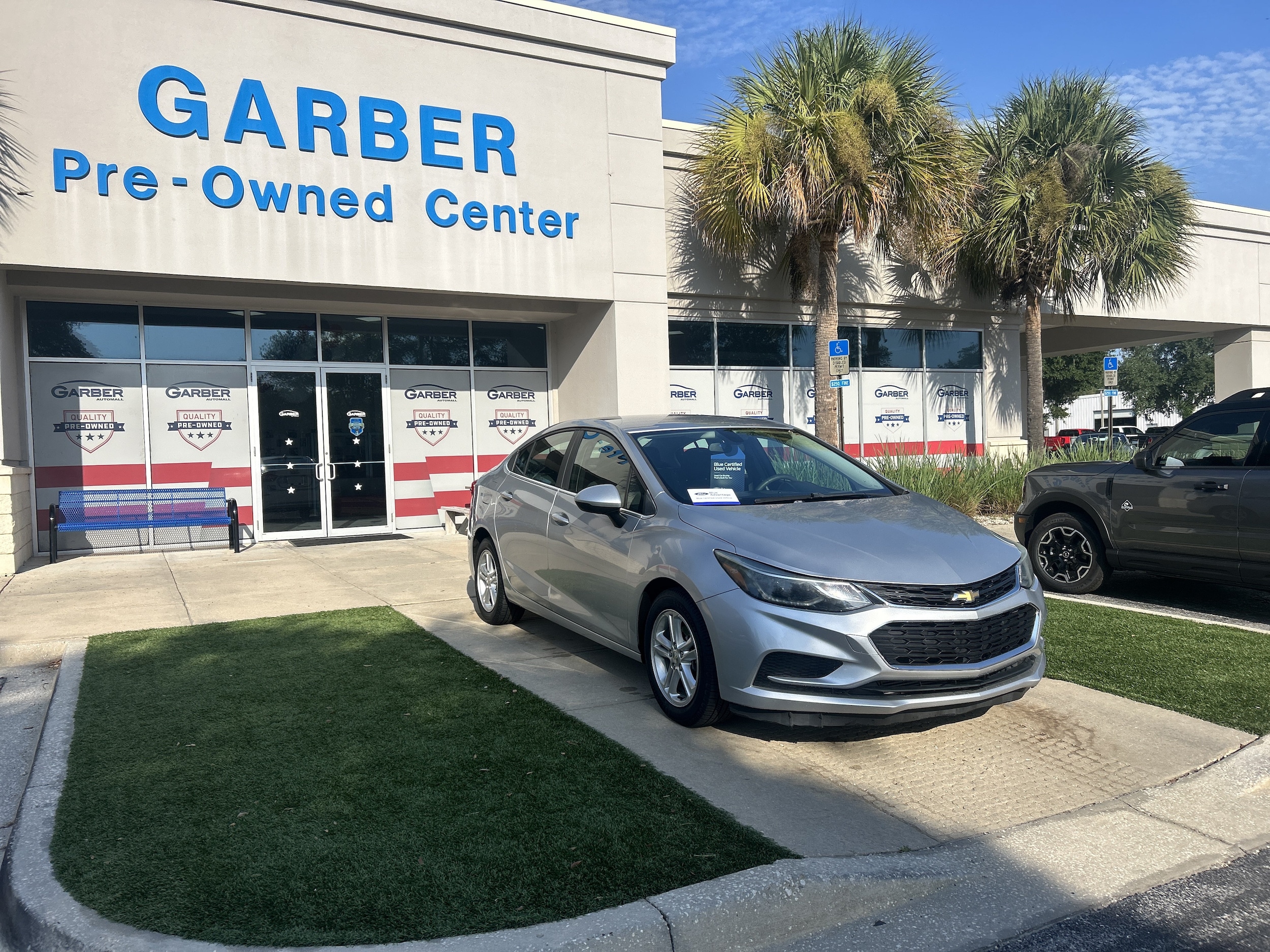 Used 2017 Chevrolet Cruze LT with VIN 1G1BE5SM5H7218535 for sale in Green Cove Springs, FL