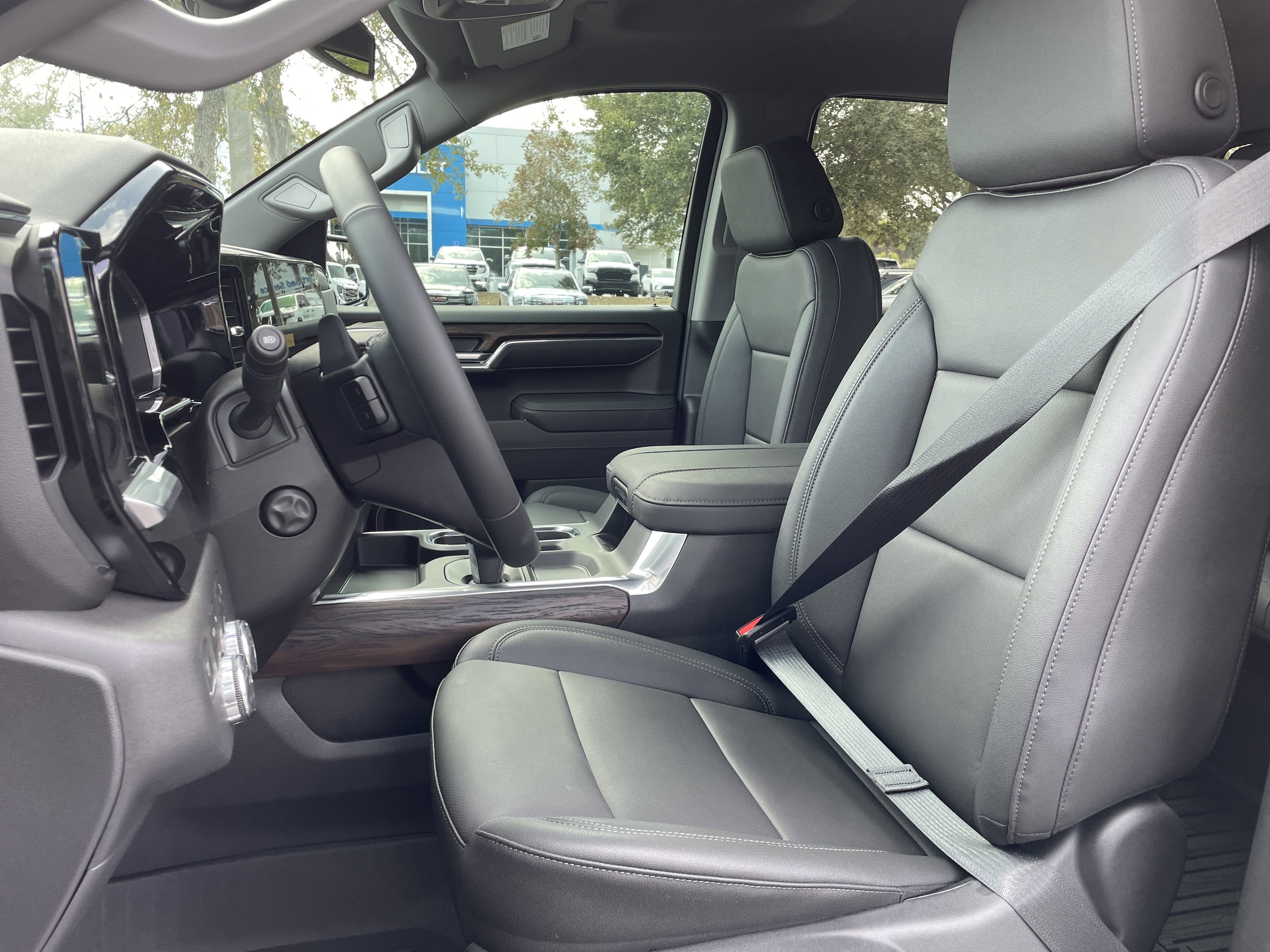 2026 GMC Sierra 1500 SLT - Photo 15