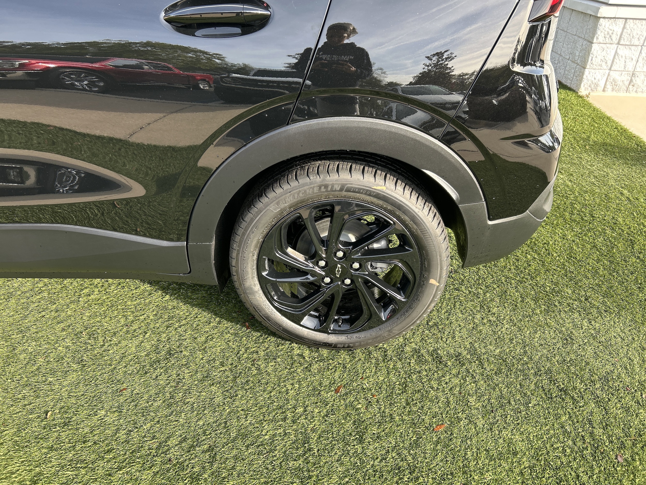 2027 Chevrolet Bolt RS - Photo 9