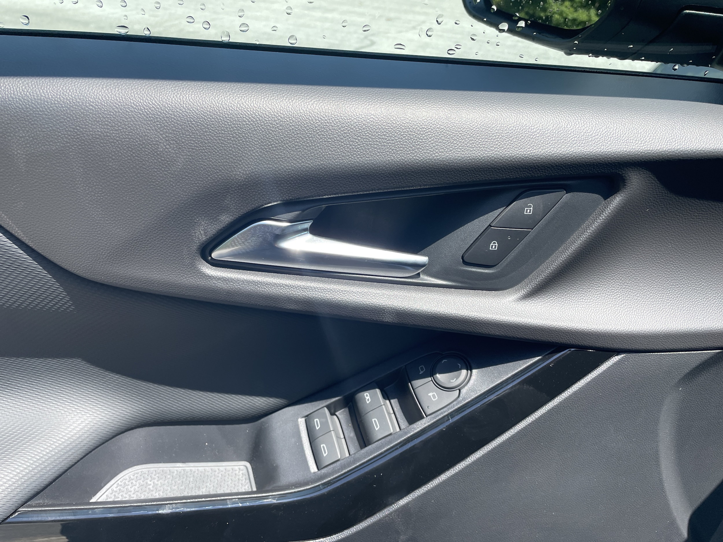 2027 Chevrolet Equinox LT - Photo 11