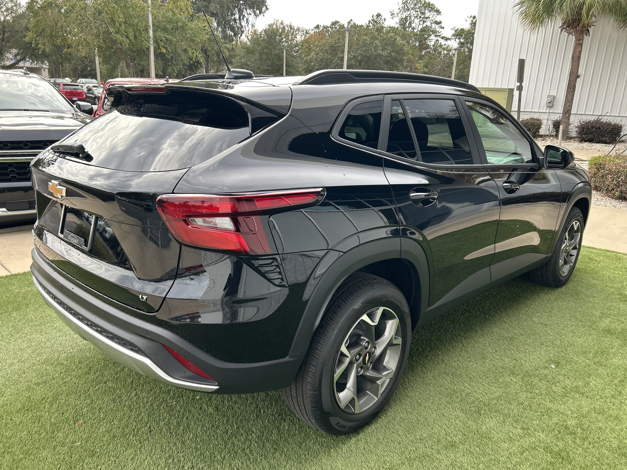 2025 Chevrolet Trax LT photo 4