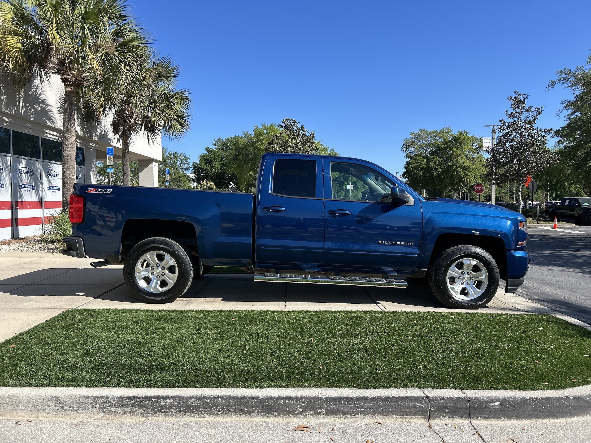 Used 2017 Chevrolet Silverado 1500 LT with VIN 1GCVKREC1HZ120971 for sale in Green Cove Springs, FL