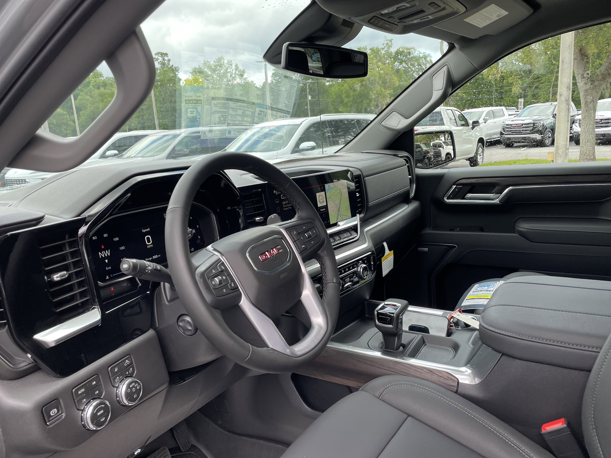 2026 GMC Sierra 1500 SLT - Photo 17