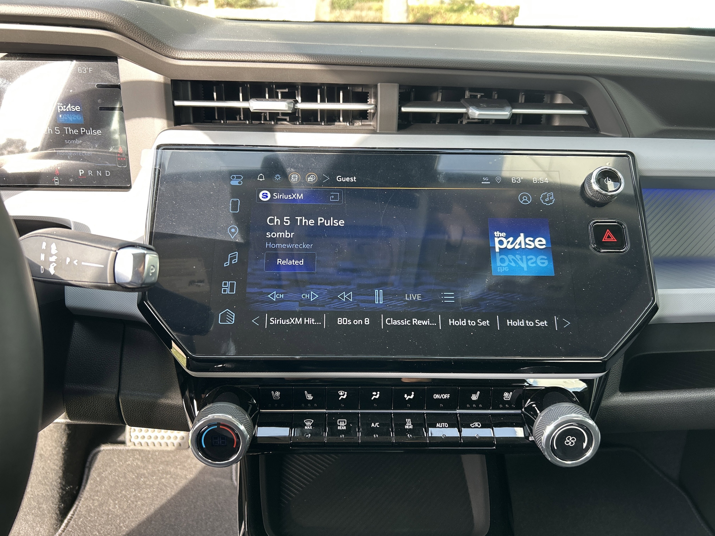 2027 Chevrolet Bolt RS - Photo 20