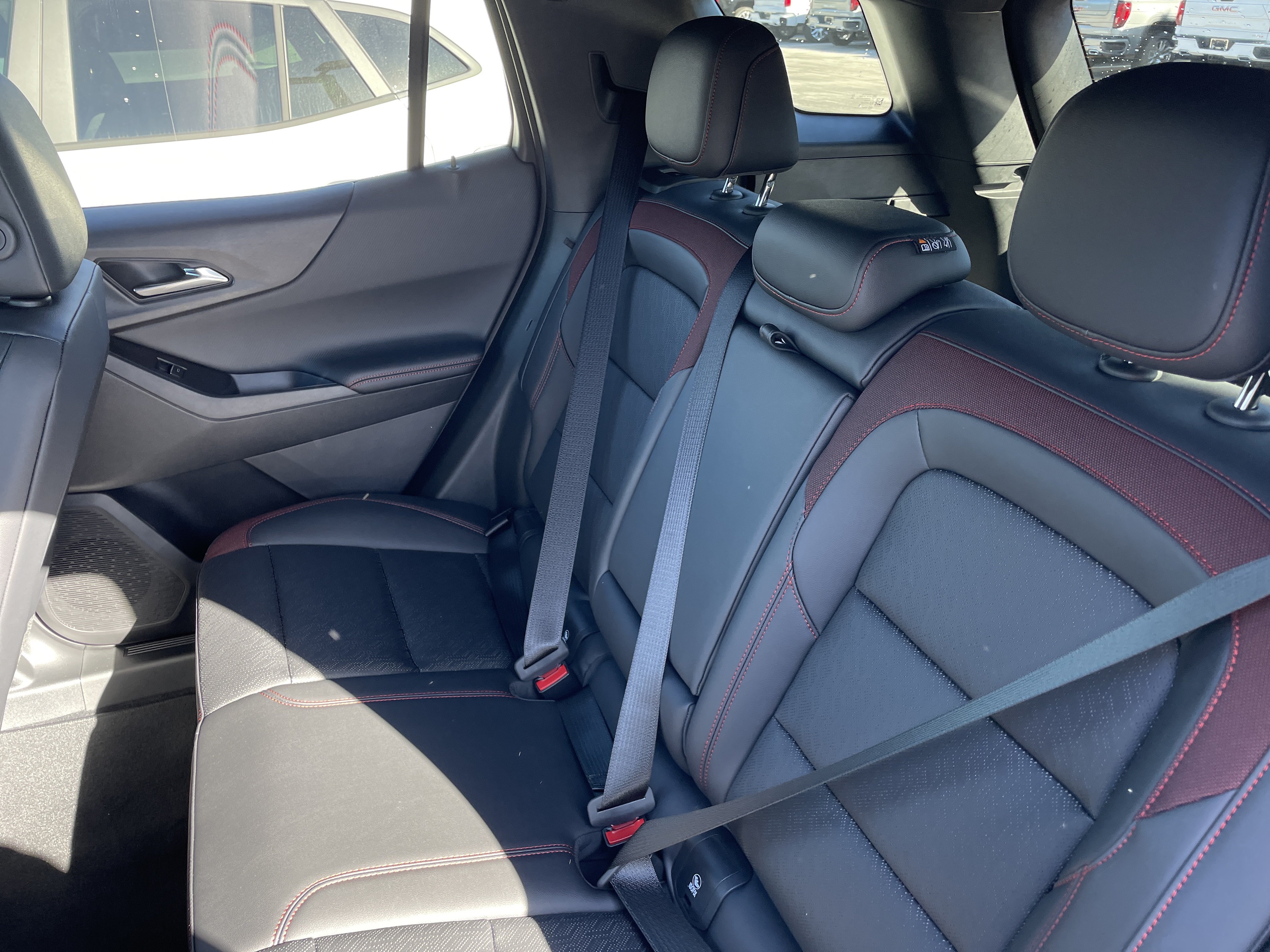 2027 Chevrolet Equinox RS - Photo 34