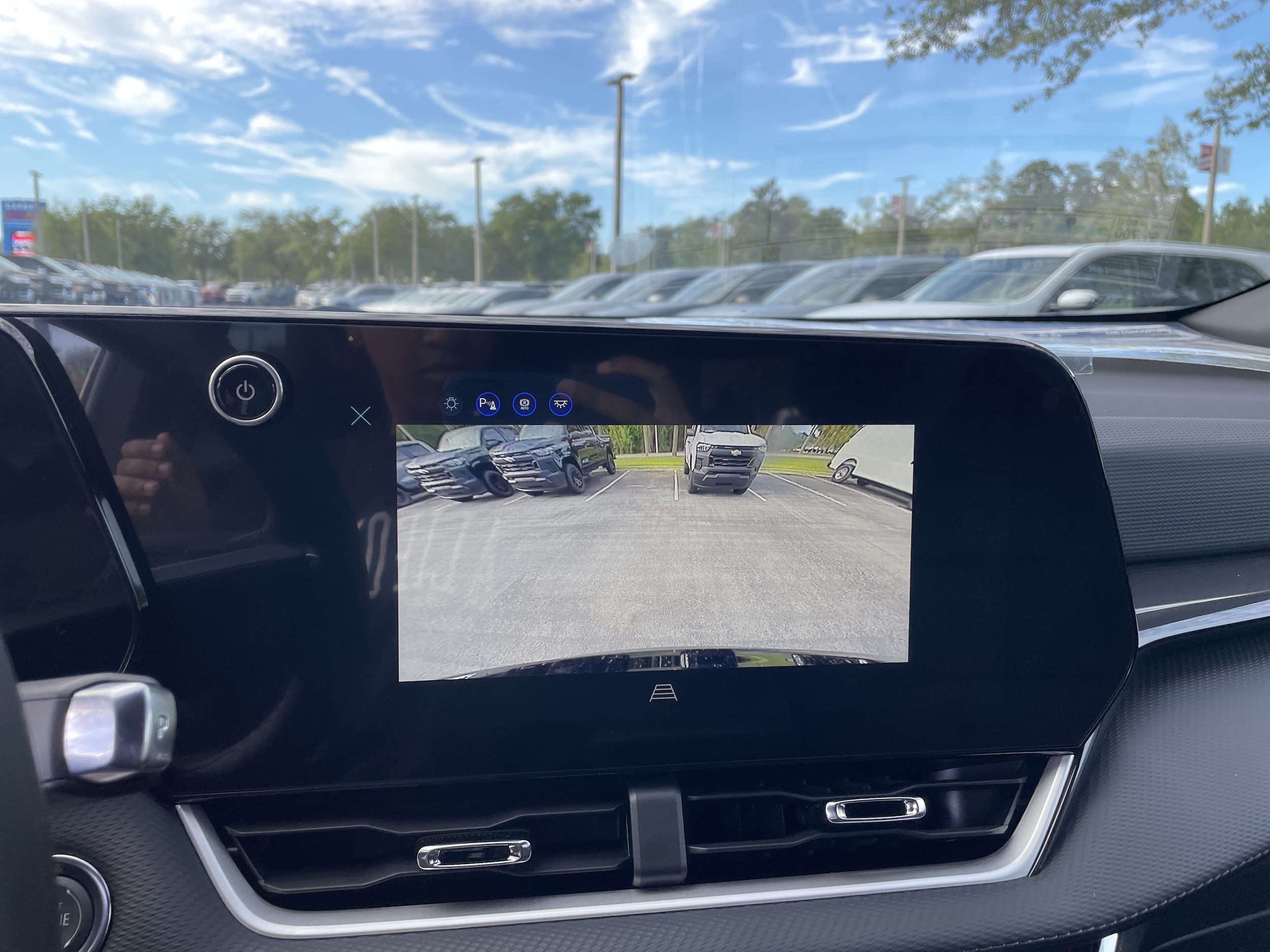 2027 Chevrolet Equinox LT - Photo 21