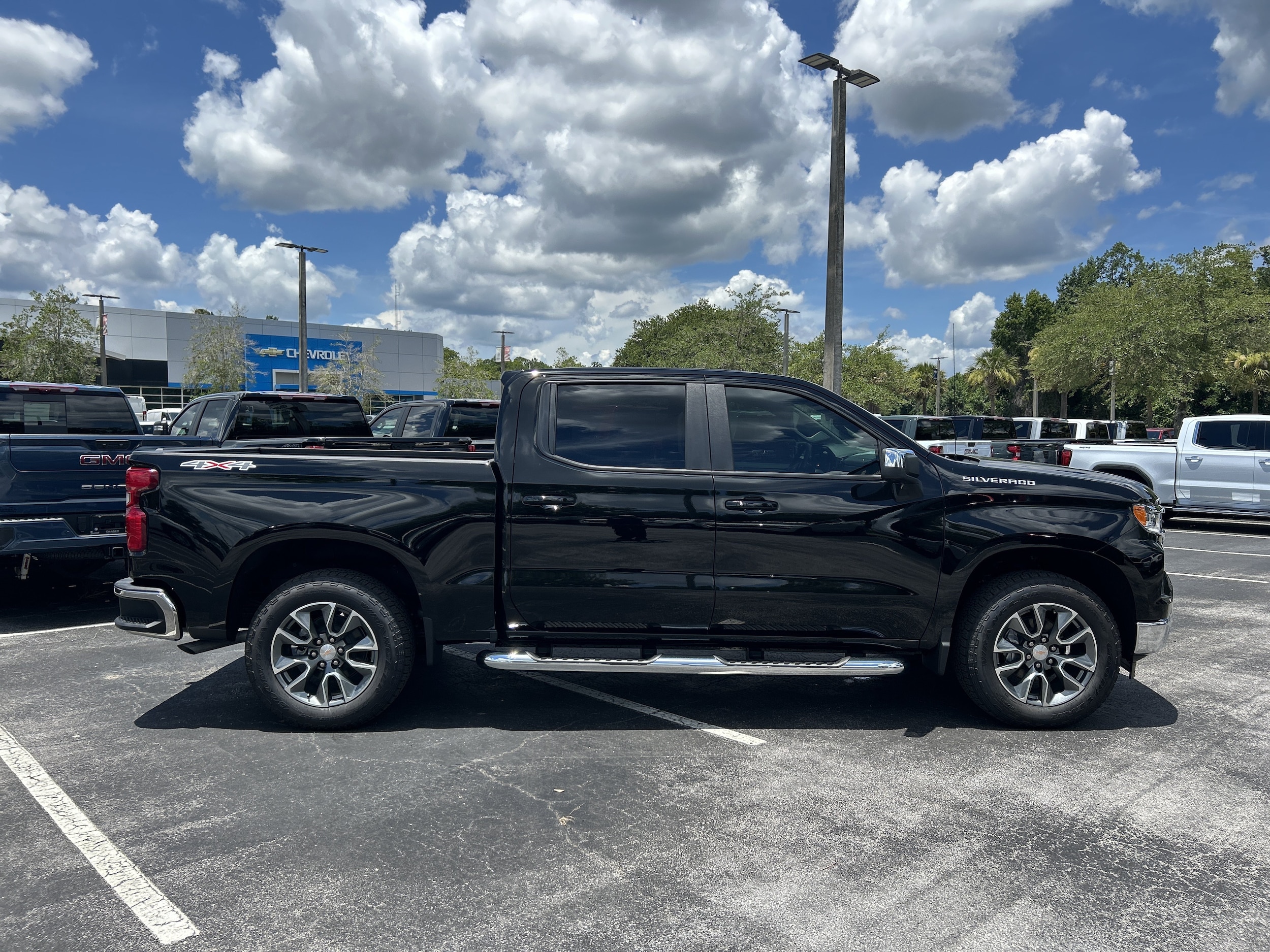 2026 Chevrolet Silverado 1500 LT - Photo 9