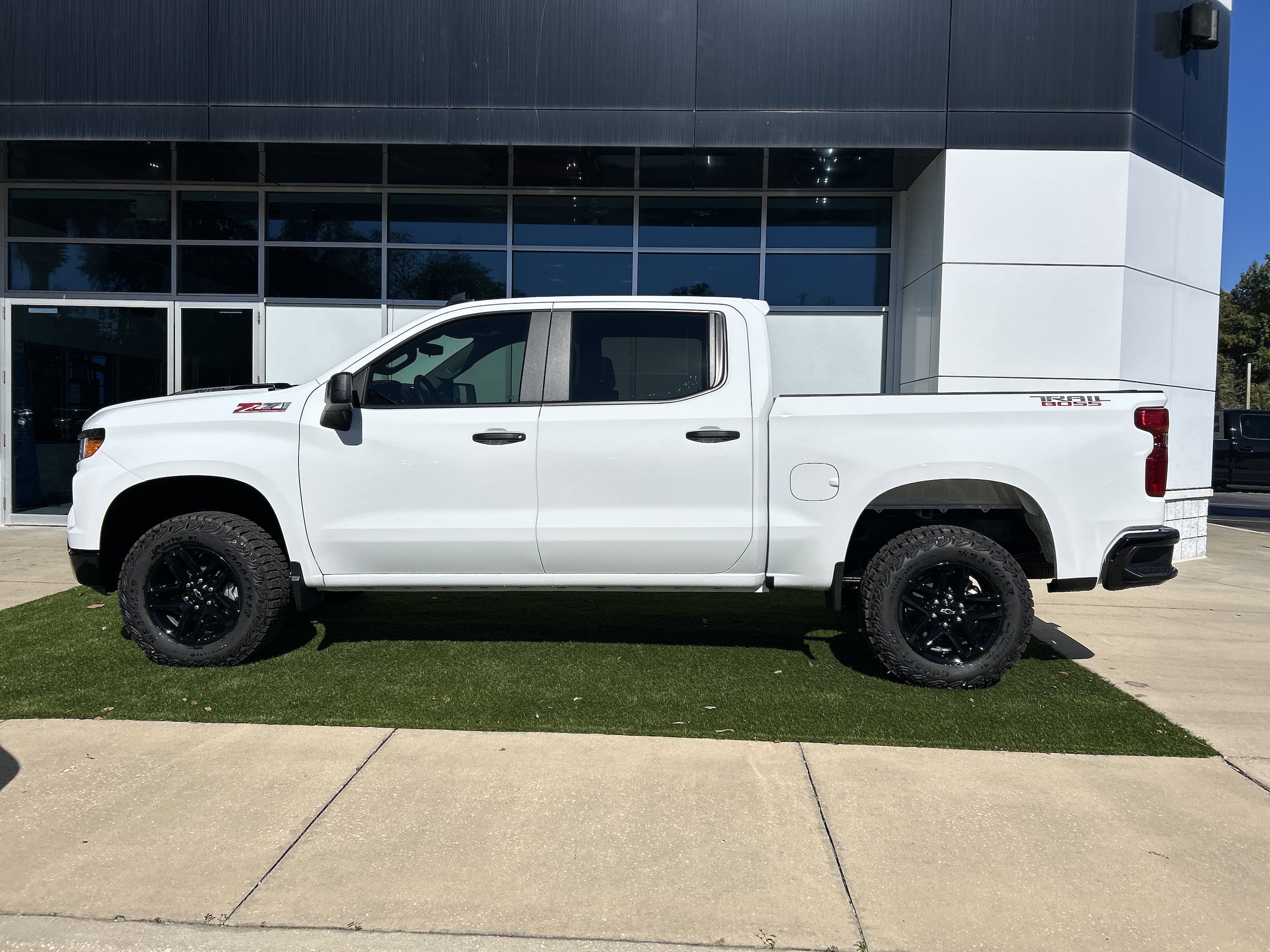 2026 Chevrolet Silverado 1500 Custom Trail Boss - Photo 6