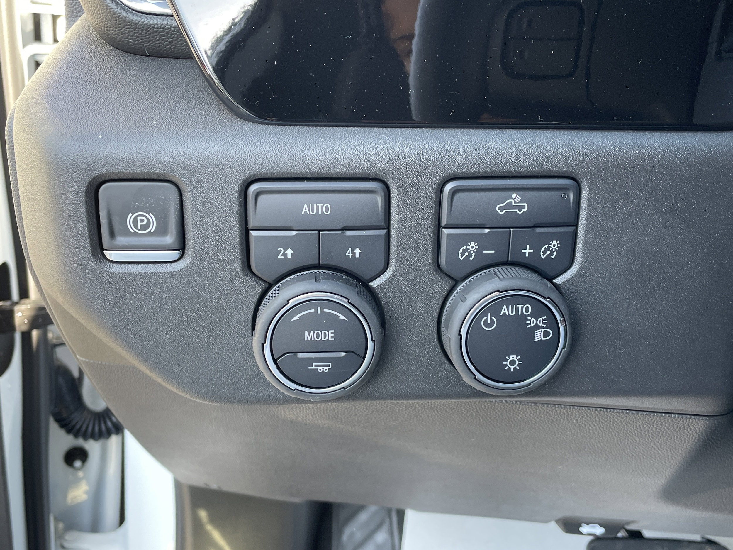2025 Chevrolet Silverado 1500 LT - Photo 19
