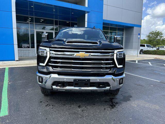 2025 Chevrolet Silverado 2500HD LTZ photo 3