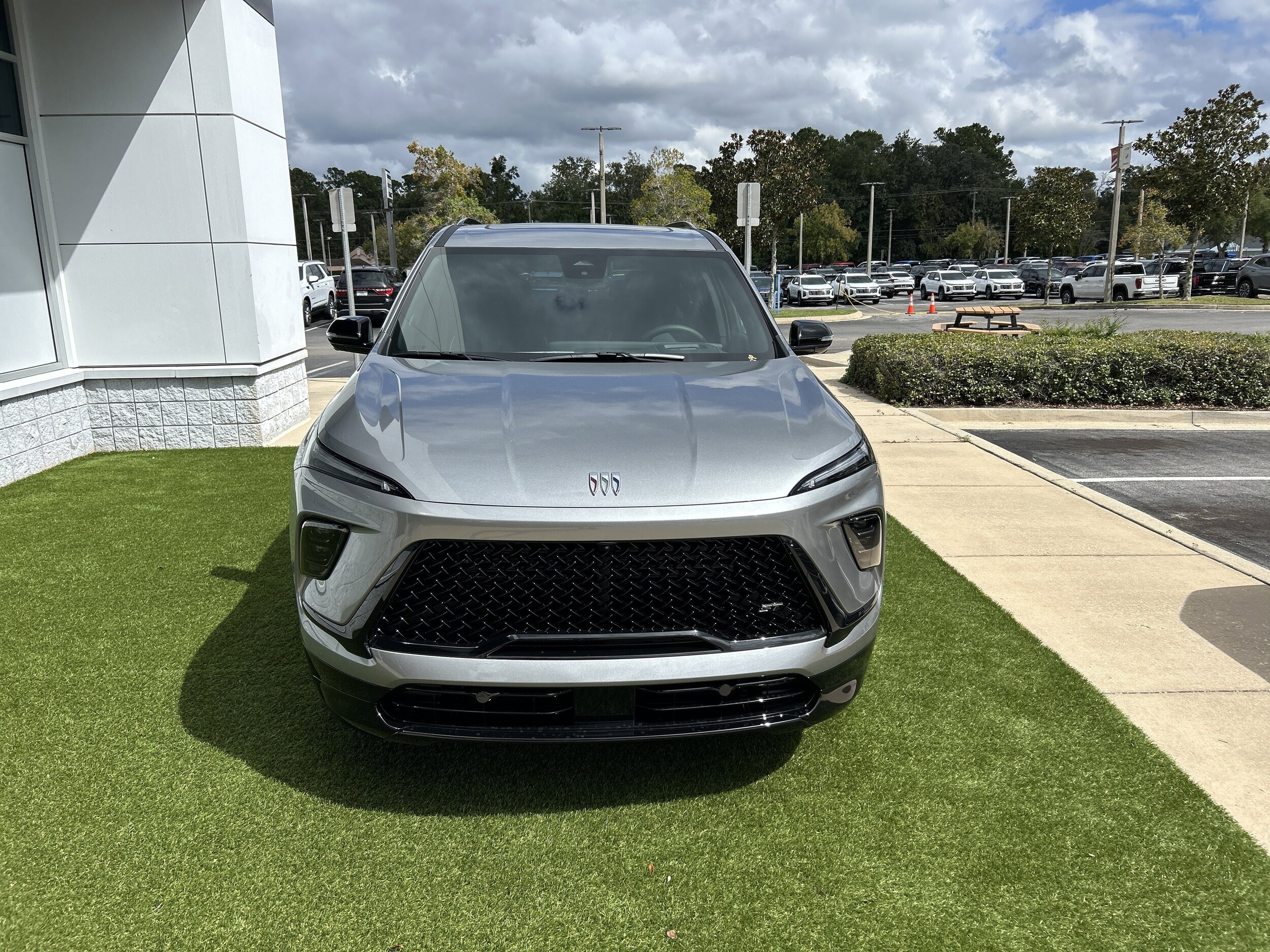 2026 Buick Enclave Sport Touring photo 3