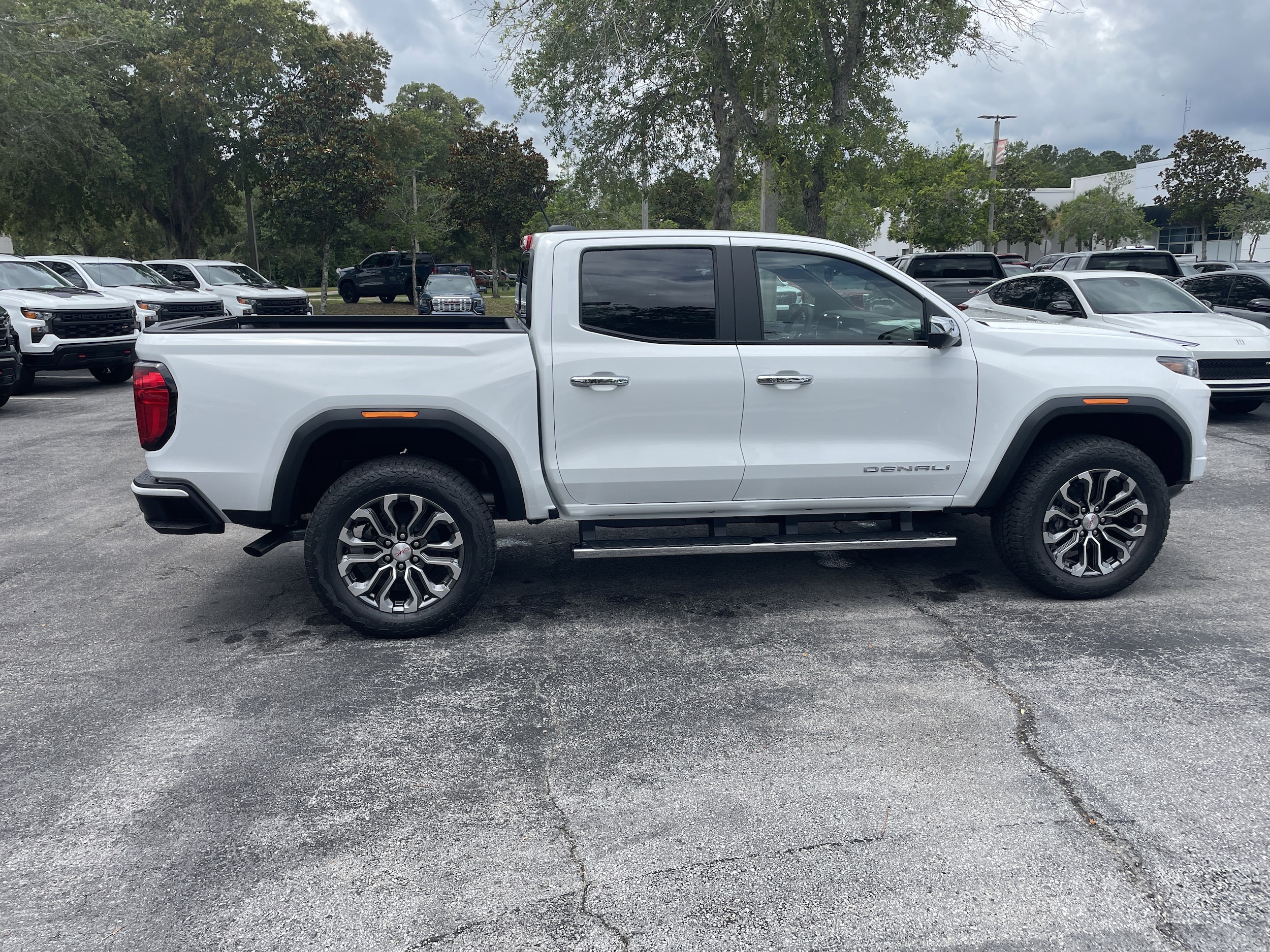 2026 GMC Canyon Denali - Photo 8