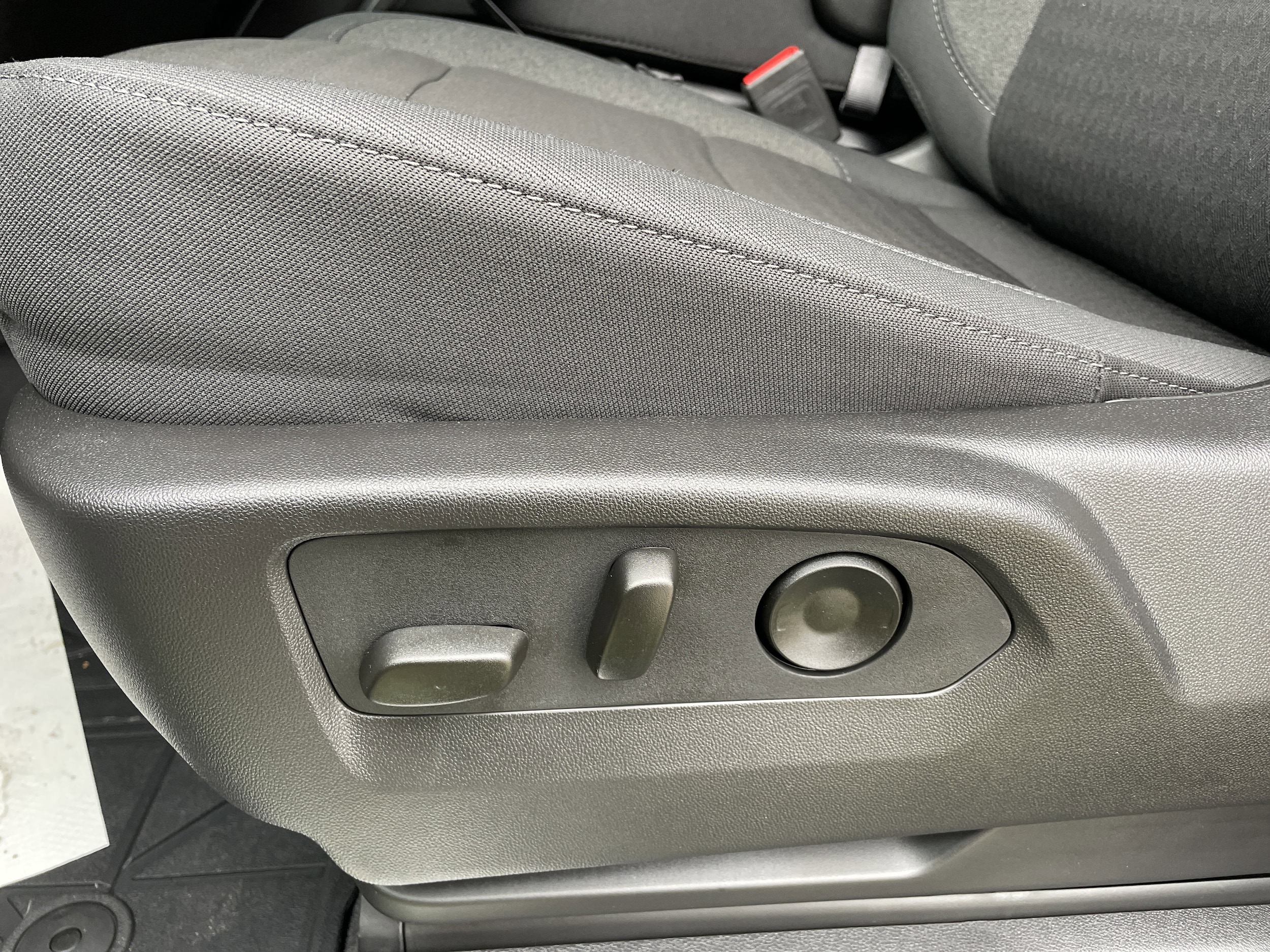 2025 Chevrolet Silverado 1500 LT - Photo 11