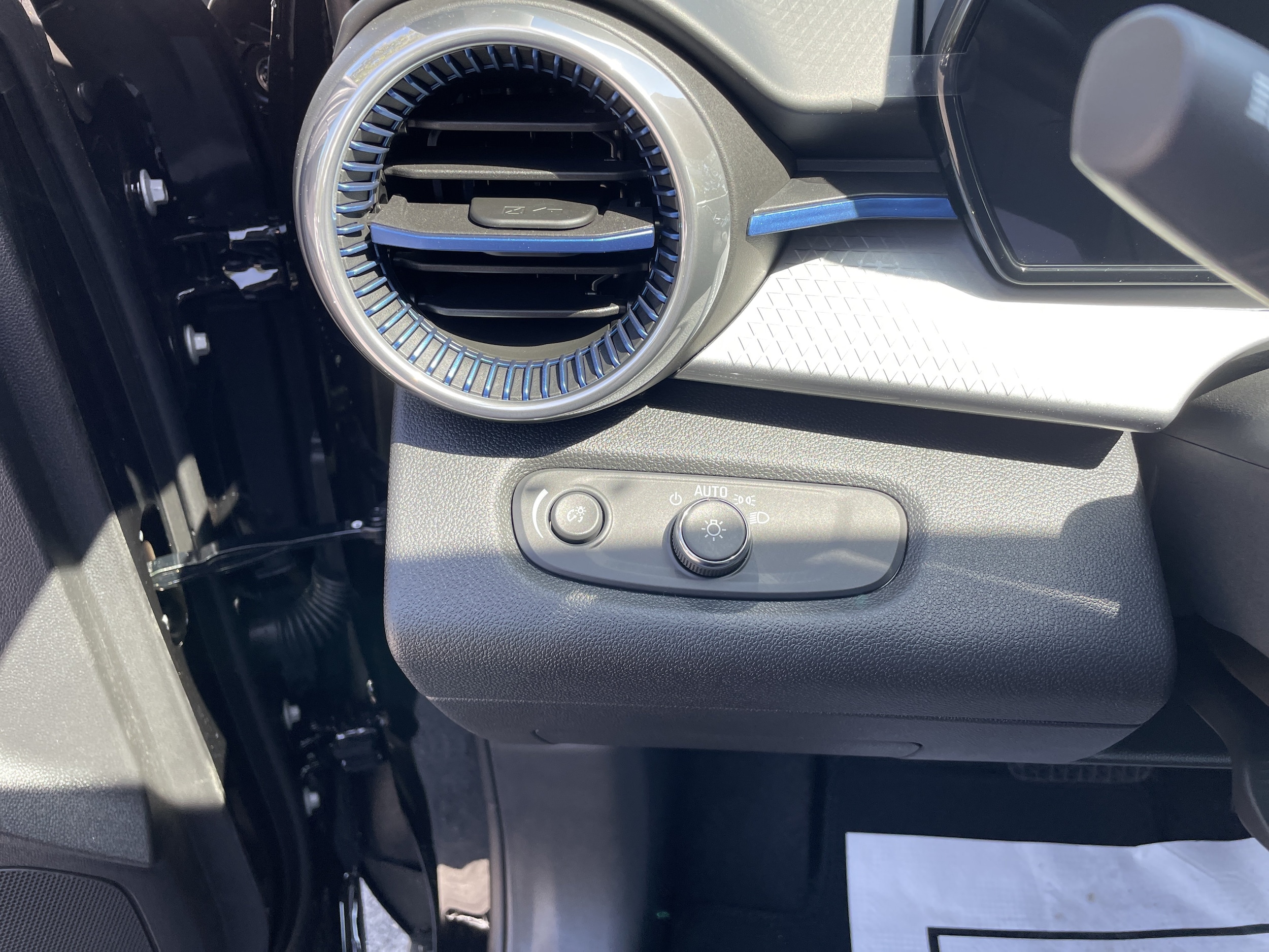2026 Chevrolet Trax LT - Photo 18