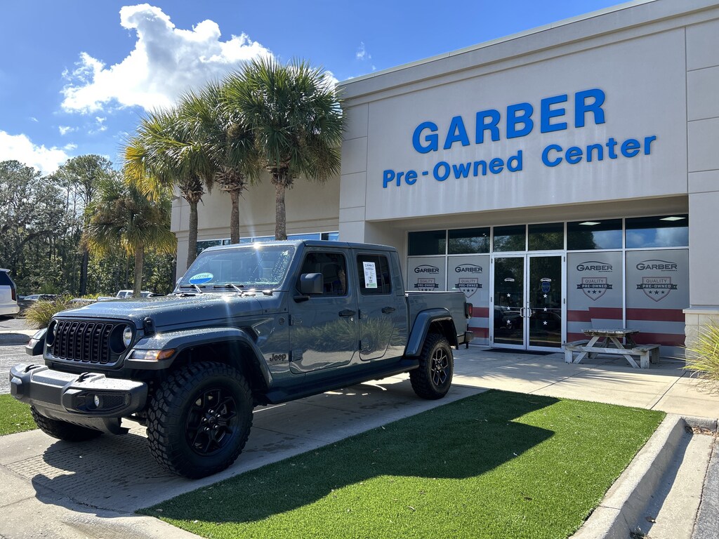 Used 2025 Jeep Gladiator Nighthawk Truck