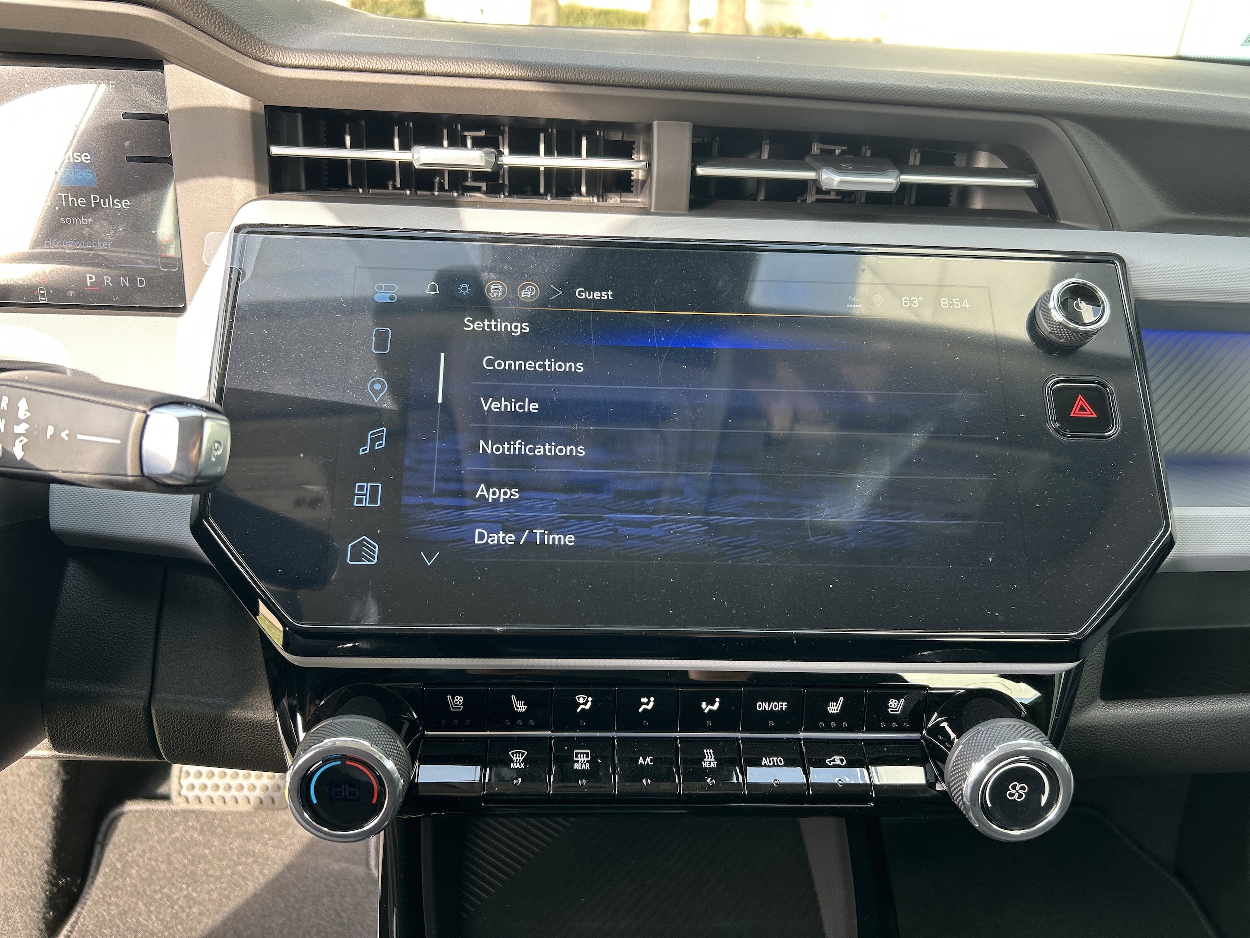 2027 Chevrolet Bolt RS - Photo 23