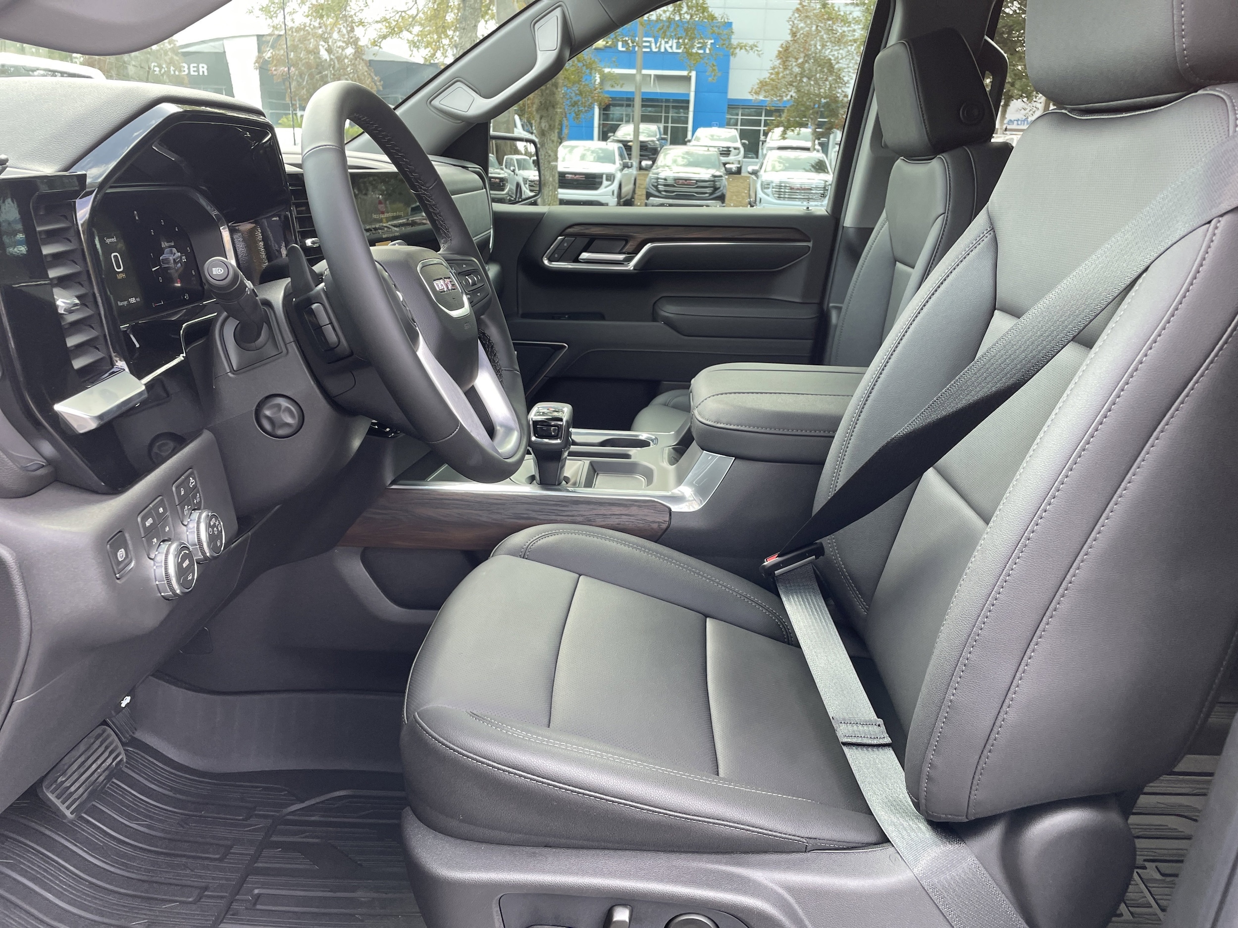 2026 GMC Sierra 1500 SLT - Photo 14