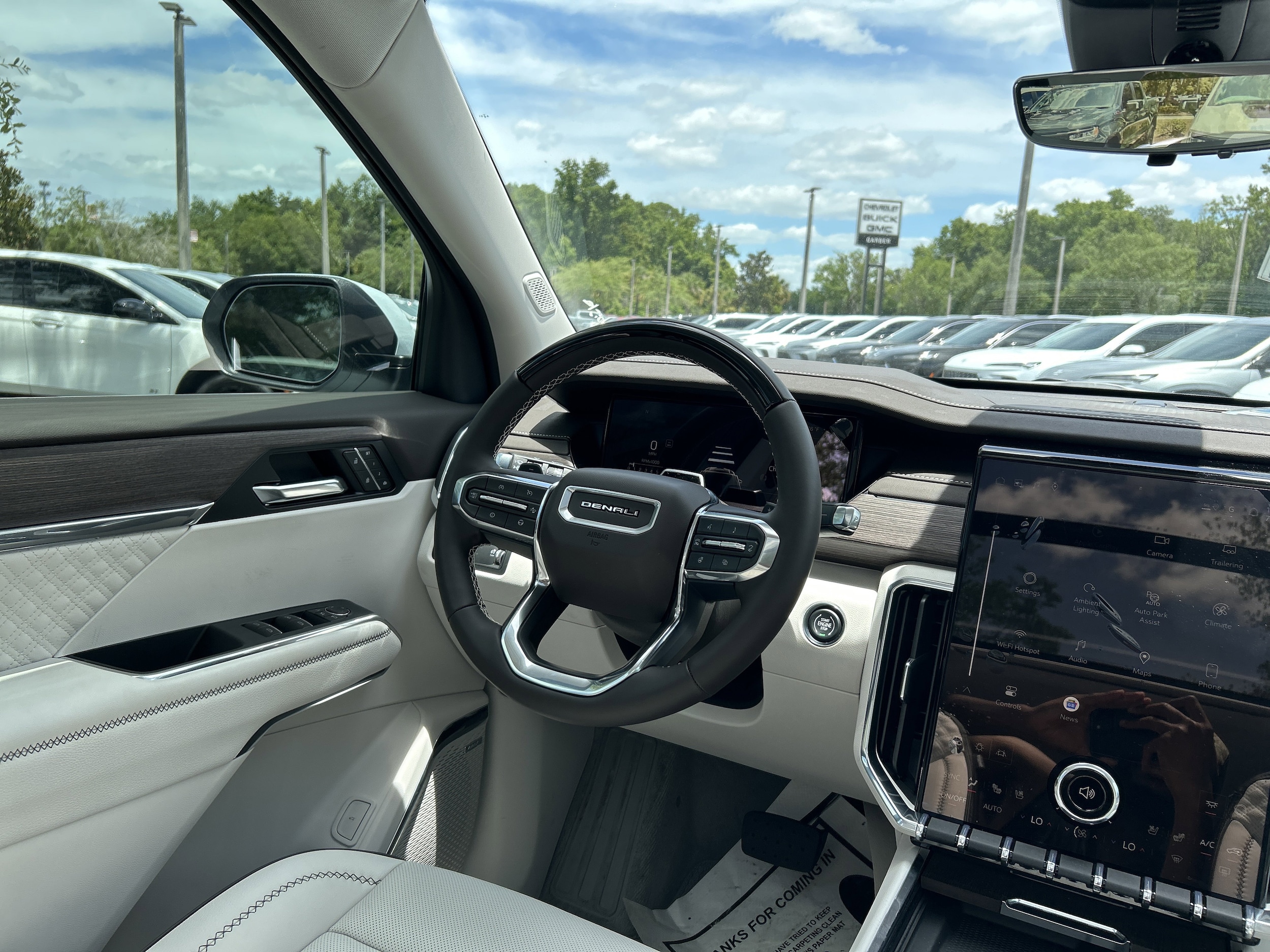 2026 GMC Acadia Denali - Photo 44