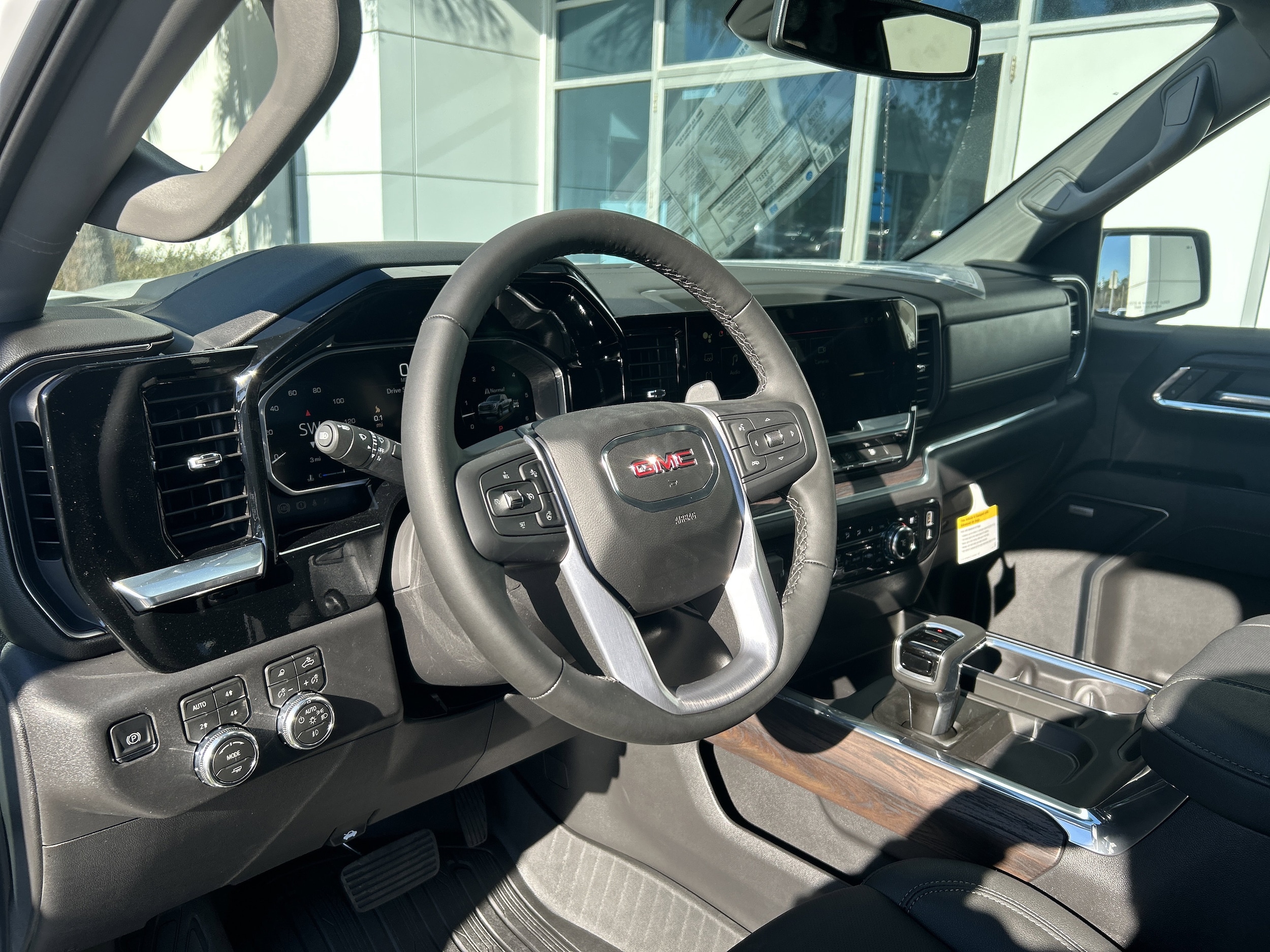 2026 GMC Sierra 1500 SLT - Photo 15