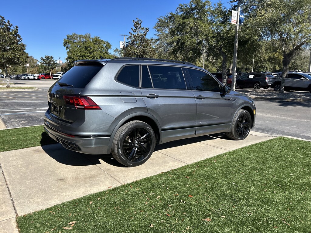 Used 2023 Volkswagen Tiguan SE R-Line Black