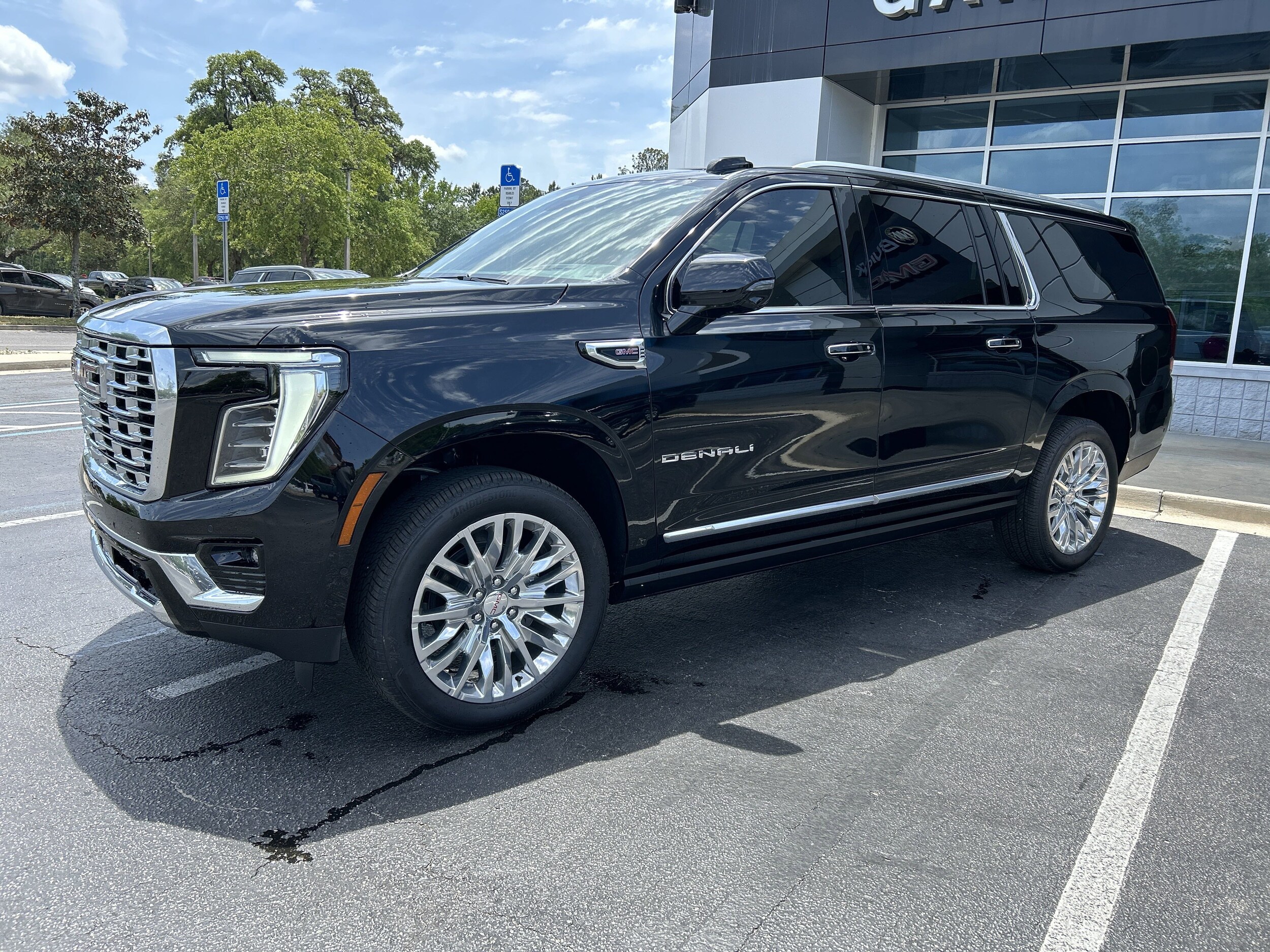 2025 Gmc Yukon XL Denali photo 4