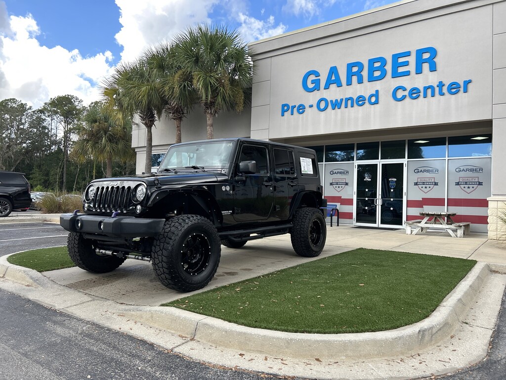 Used 2017 Jeep Wrangler Unlimited Rubicon 4x4 SUV