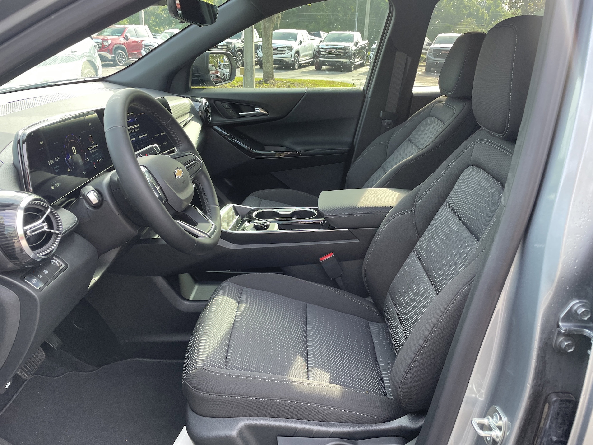 2026 Chevrolet Equinox LT - Photo 11