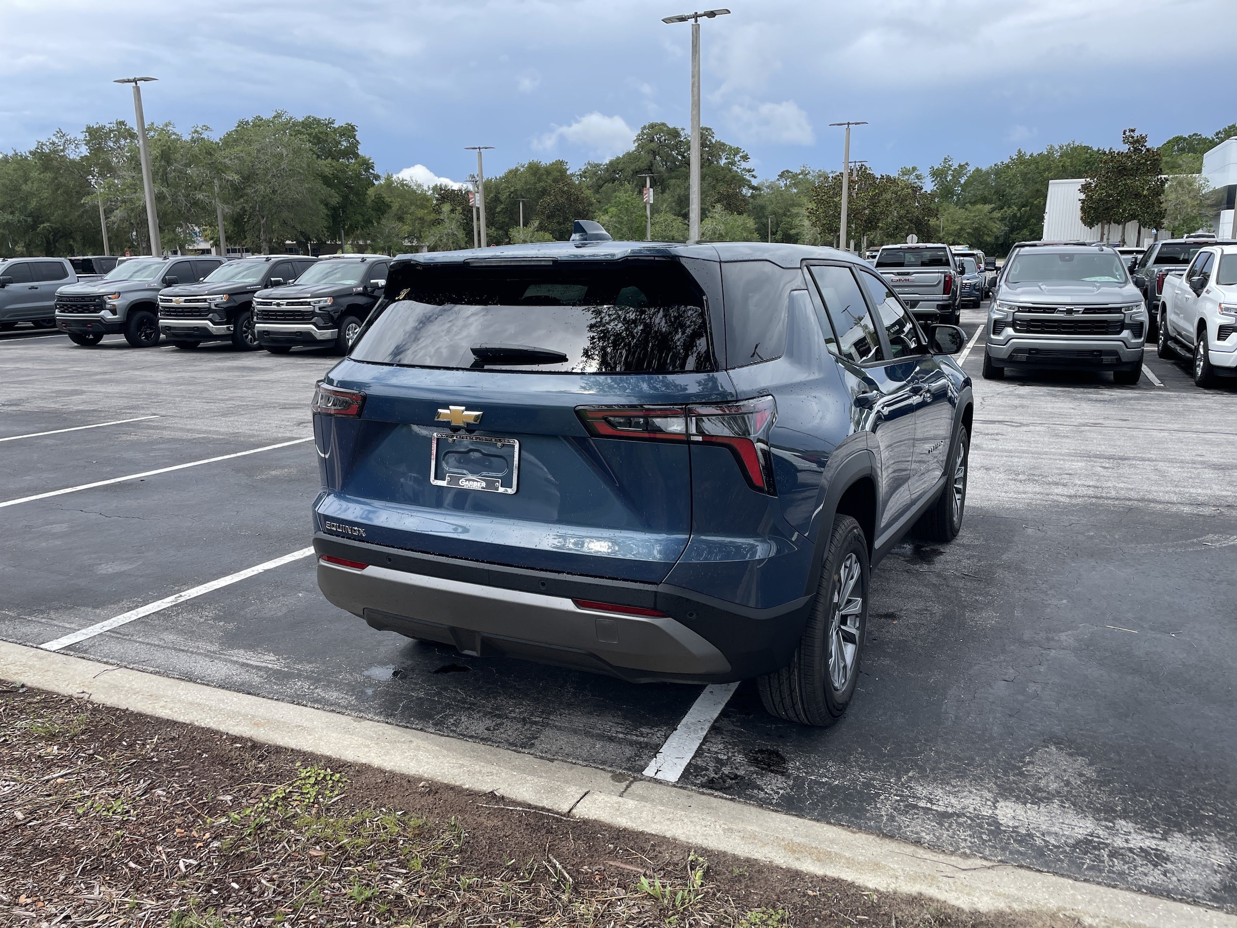 2027 Chevrolet Equinox LT - Photo 8