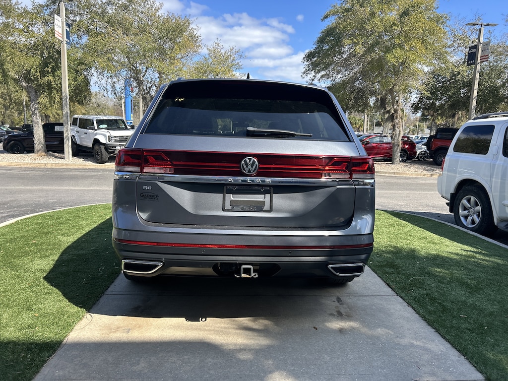 Used 2024 Volkswagen Atlas 2.0T SE w/Technology SUV