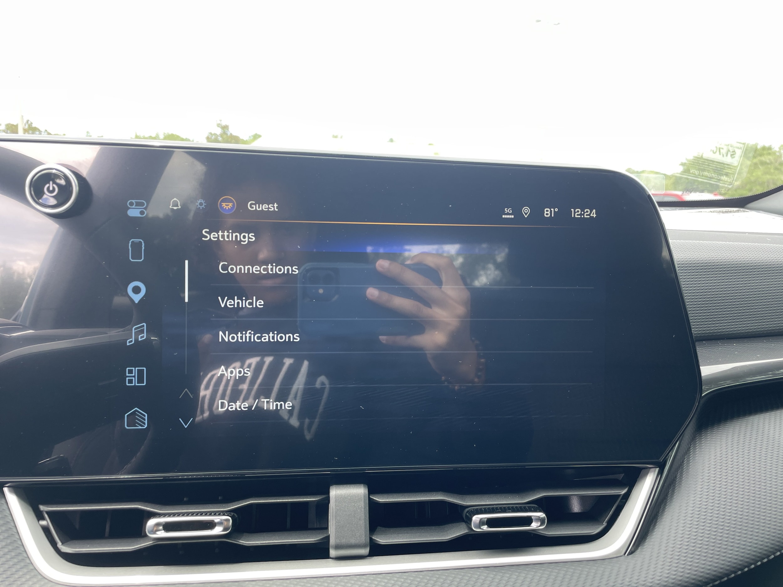 2027 Chevrolet Equinox LT - Photo 22