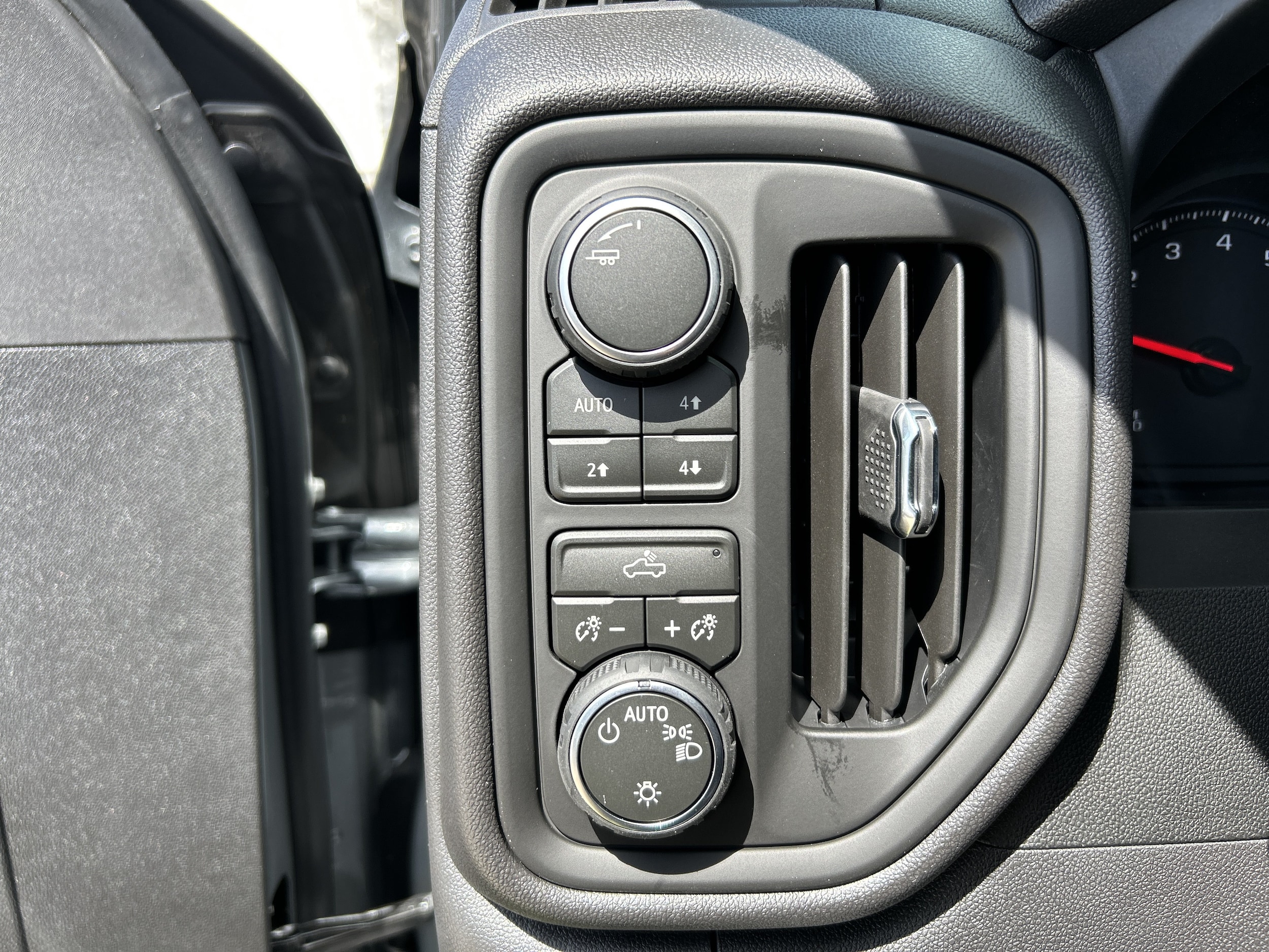 2026 Chevrolet Silverado 1500 Custom Trail Boss - Photo 17