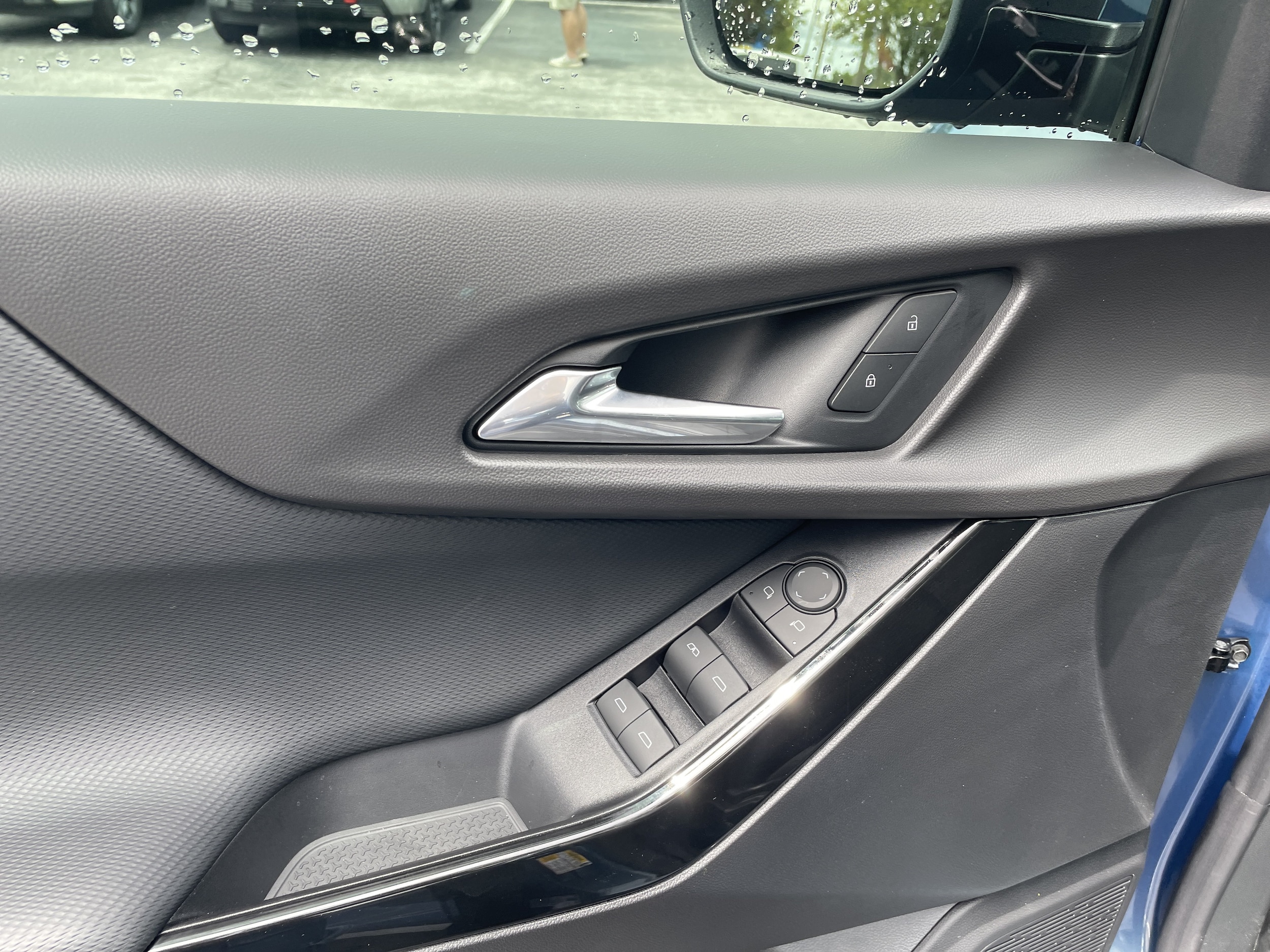 2027 Chevrolet Equinox LT - Photo 11