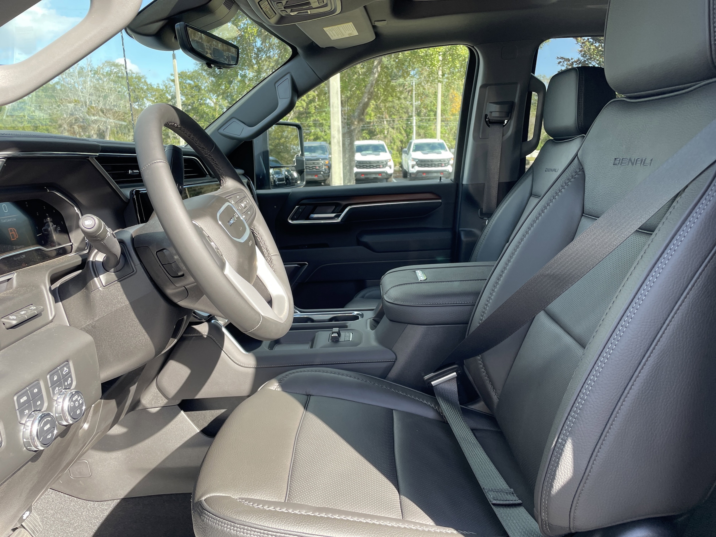 2025 GMC Sierra 2500HD Denali - Photo 13