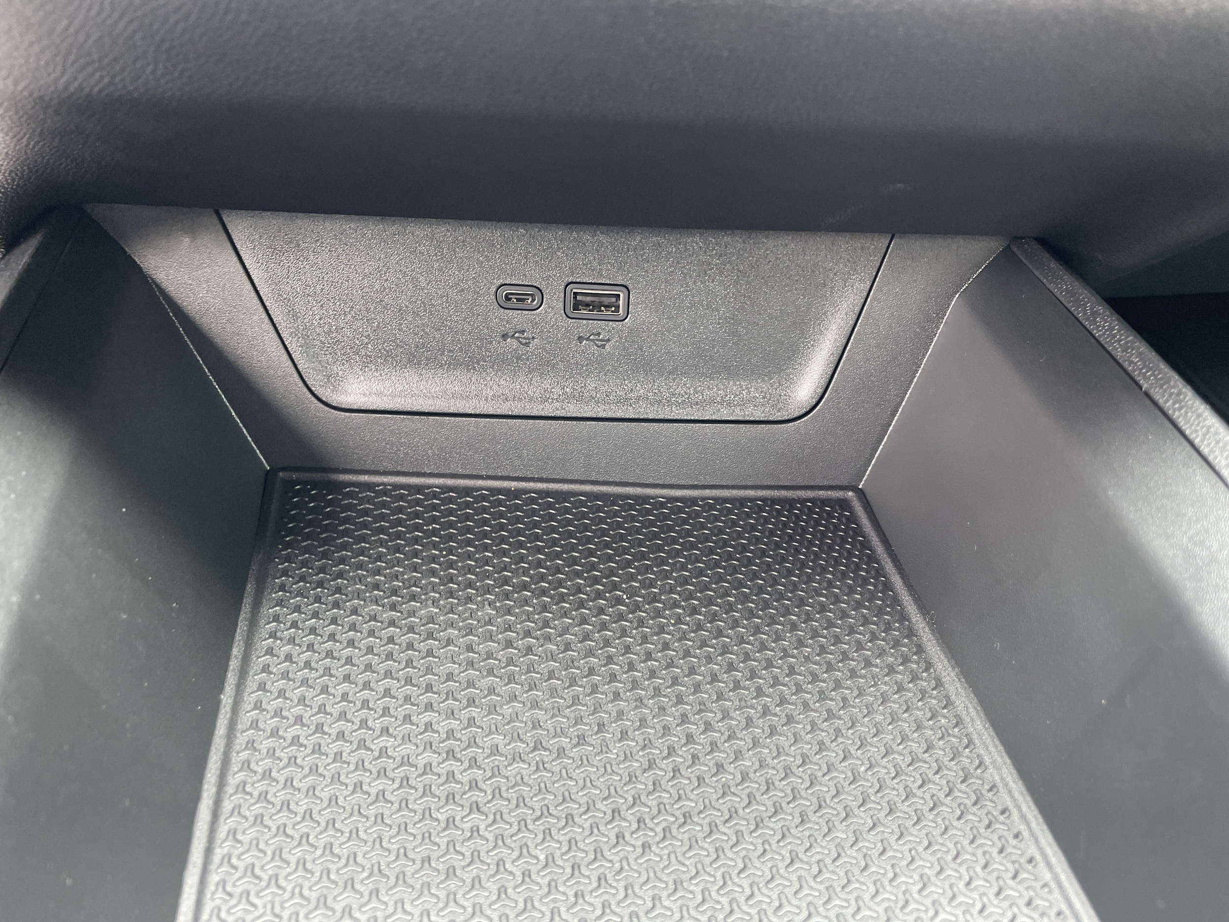 2027 Chevrolet Equinox LT - Photo 30