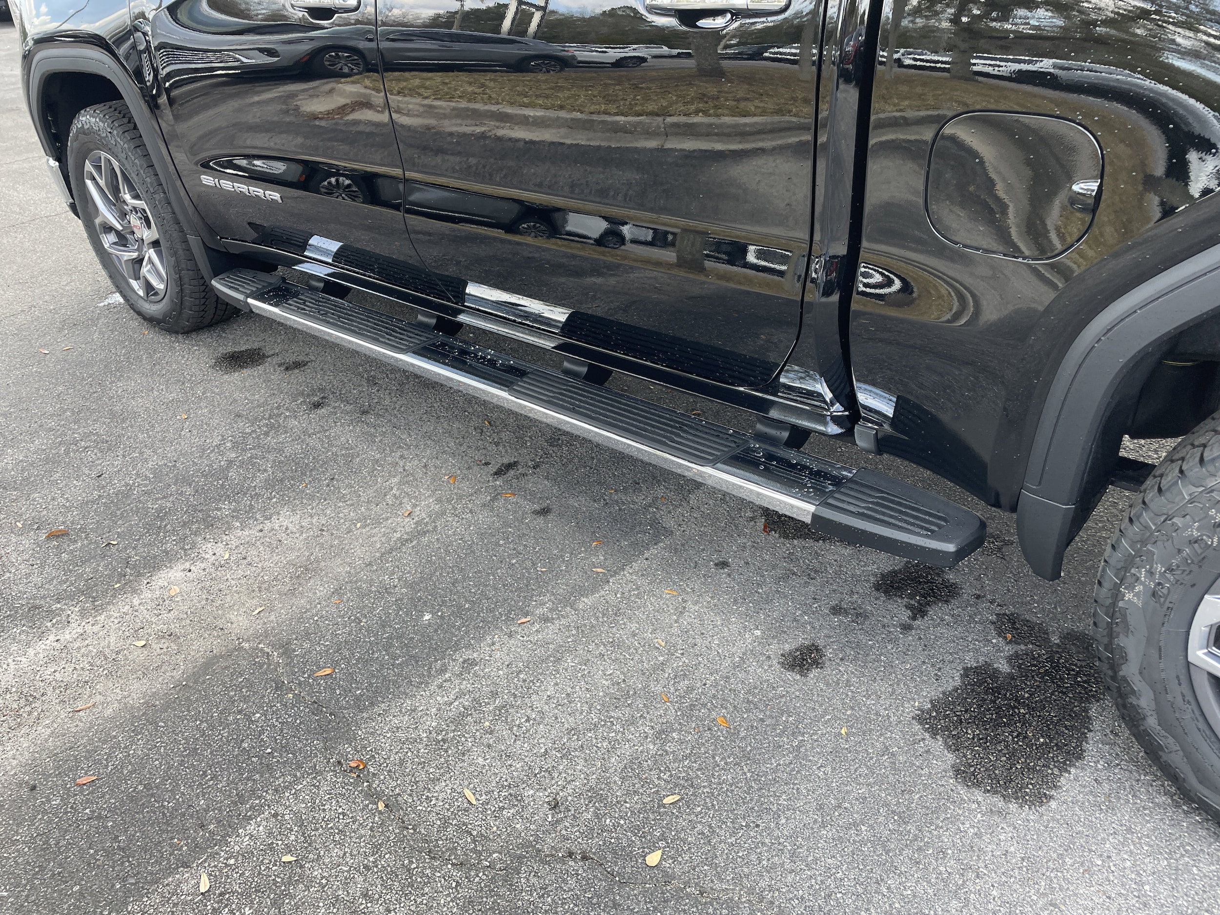2026 GMC Sierra 1500 SLT - Photo 10