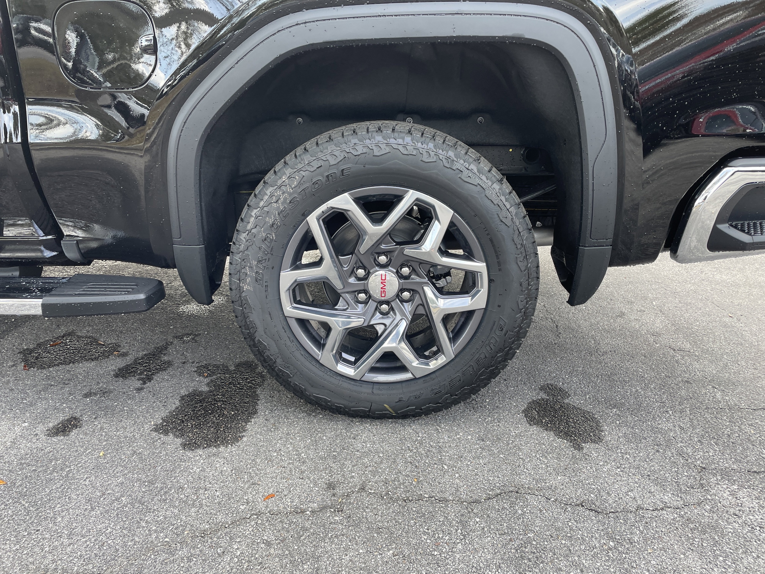 2026 GMC Sierra 1500 SLT - Photo 9