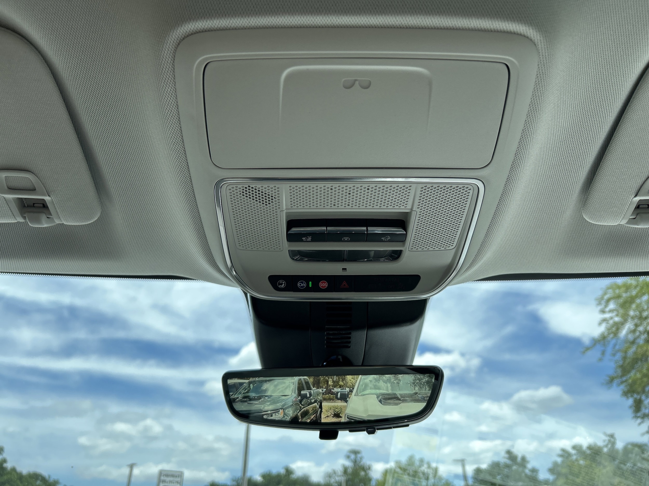 2026 GMC Acadia Denali - Photo 33