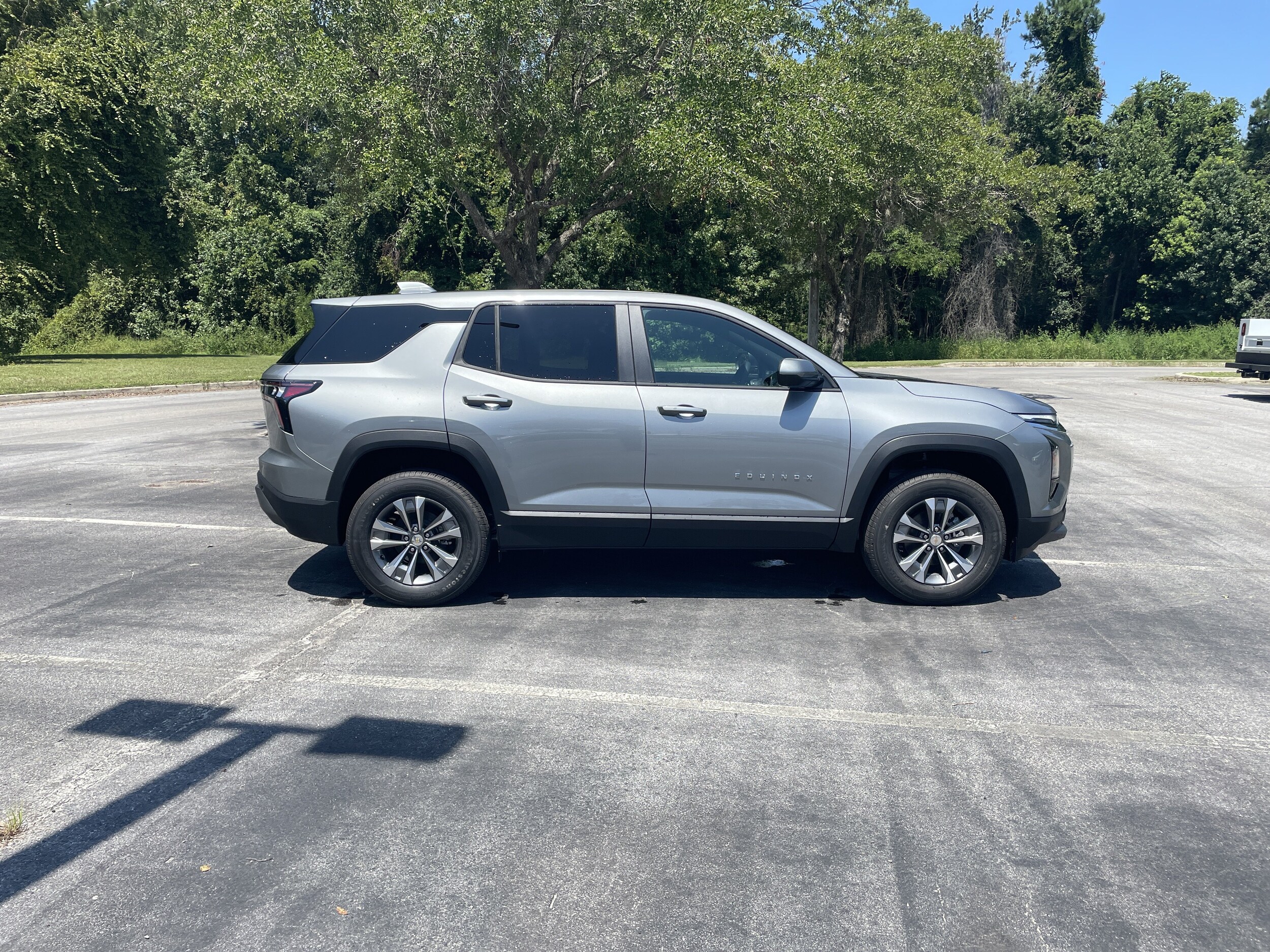 2027 Chevrolet Equinox LT - Photo 9